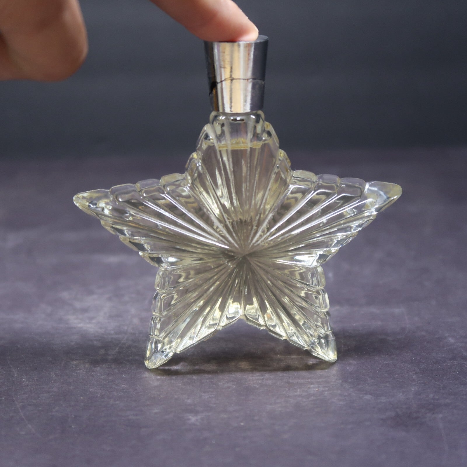 Avon Imari Star Decanter Eau De Cologne 1.7 fl. oz. (The Cap Is Broken)