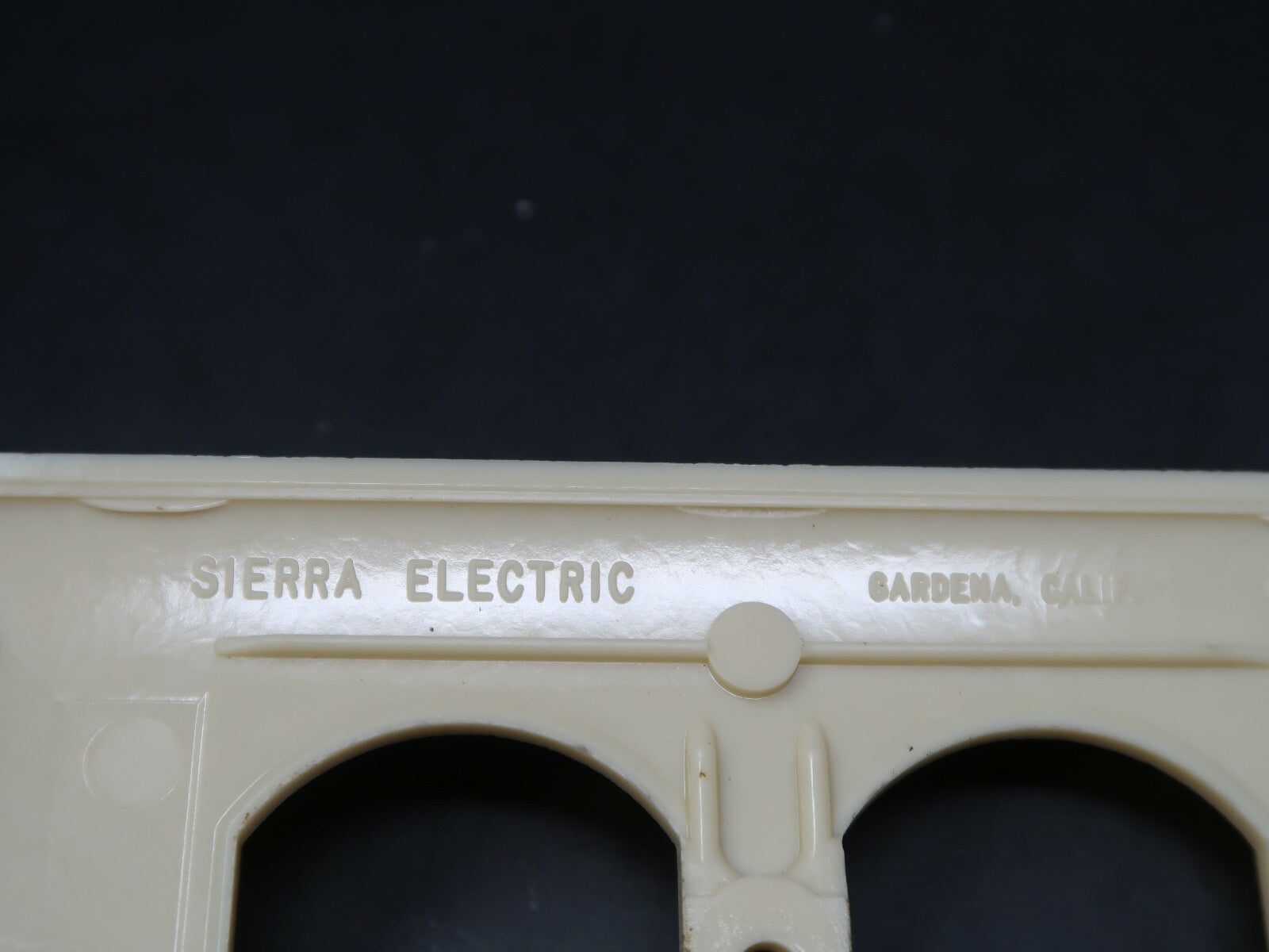 Sierra Electric Corp. Outlet Cover