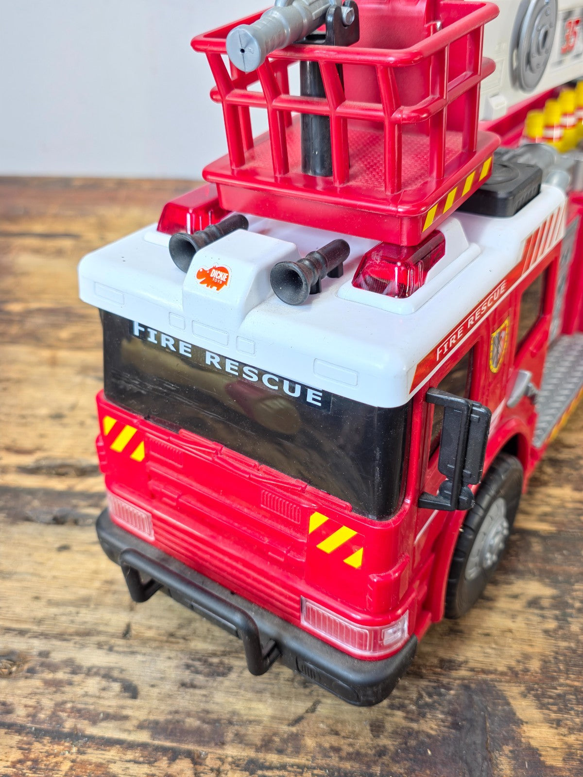 Dickie Toys Light & Sound Fire Rescue Truck No.35
