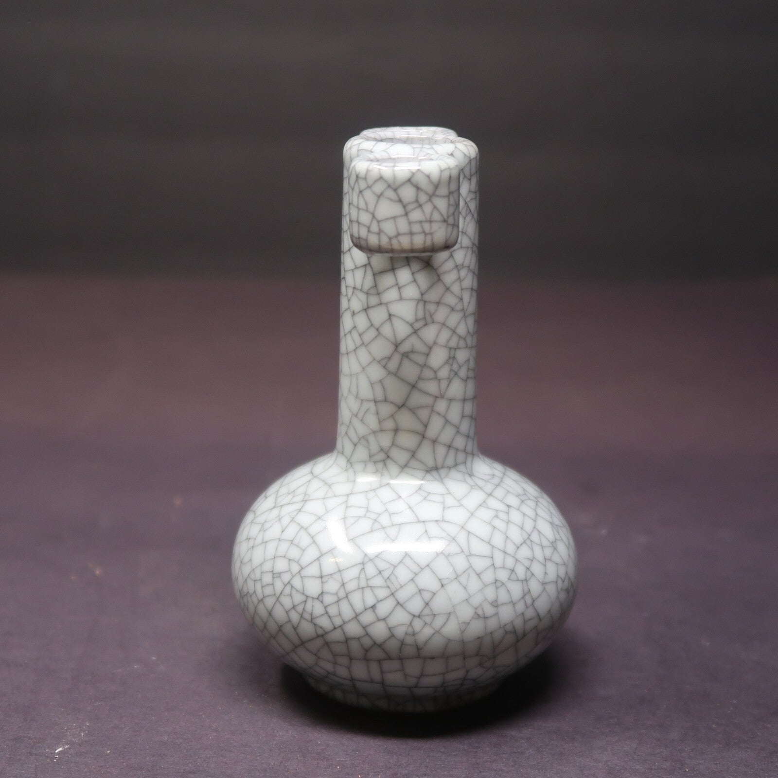 4.8" Chinese Porcelain Glazed Celadon Crackle Bottle Neck With Double Ears