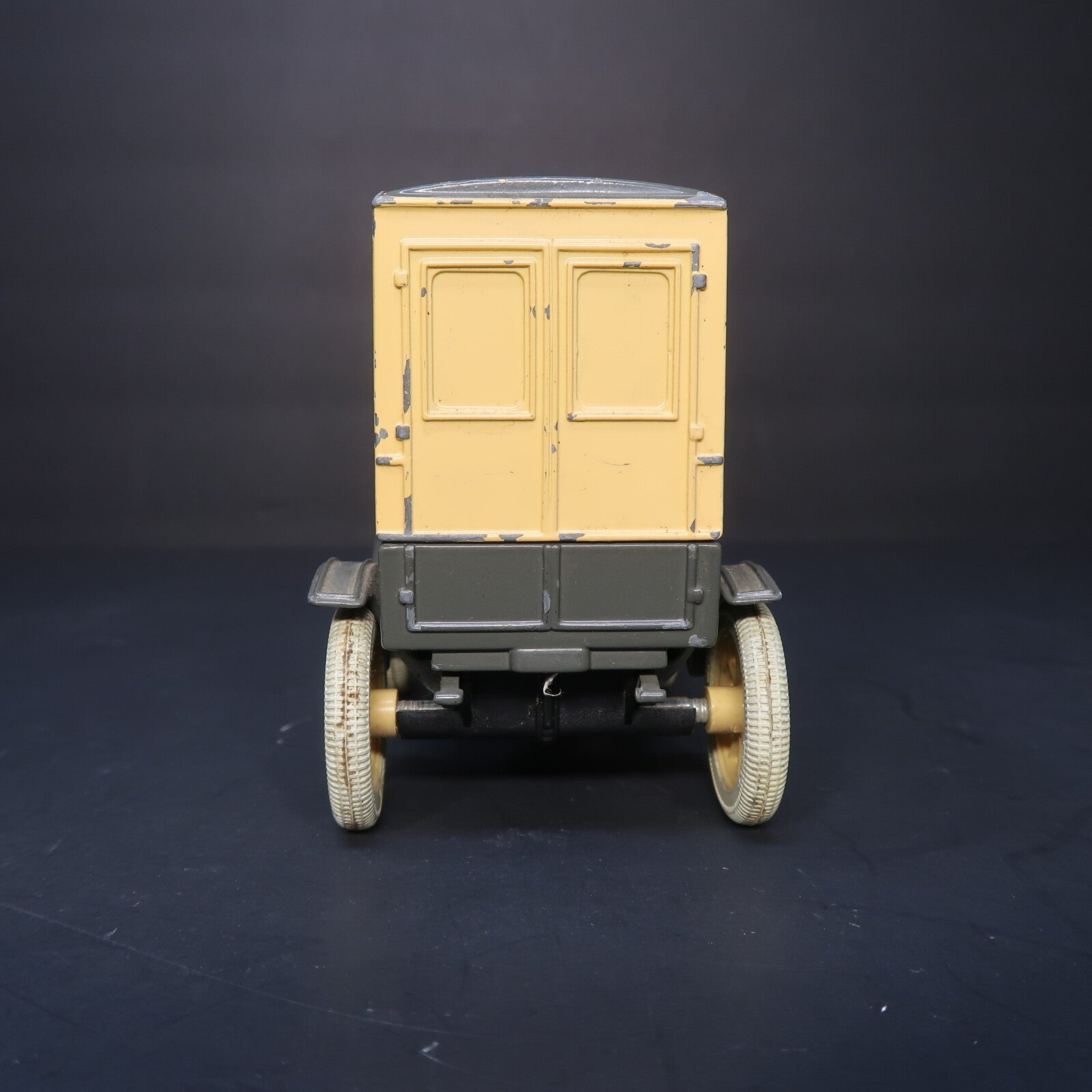 The ERTL CO. CASE Replica 1905 FORD's FIRST Deliver Car Made In USA