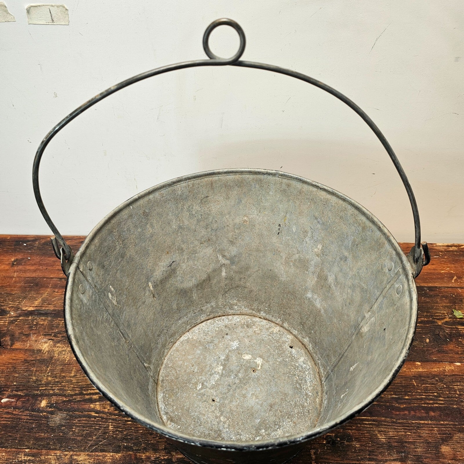 Black & Red Dots Painted Bucket Galvanized Steel Watering Bucket