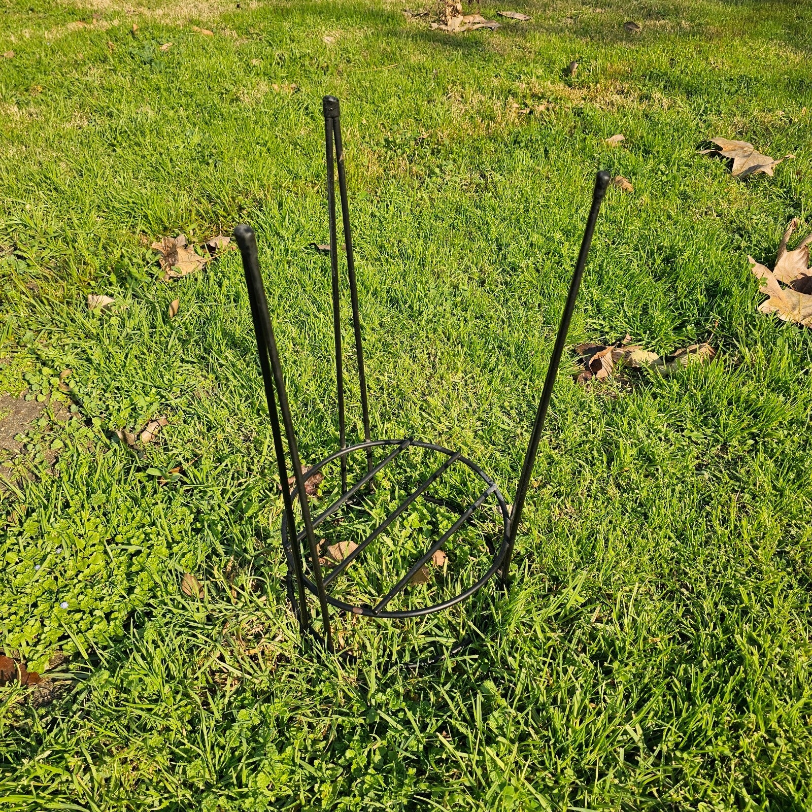 Black Metal Wire Plant Stand 21"H