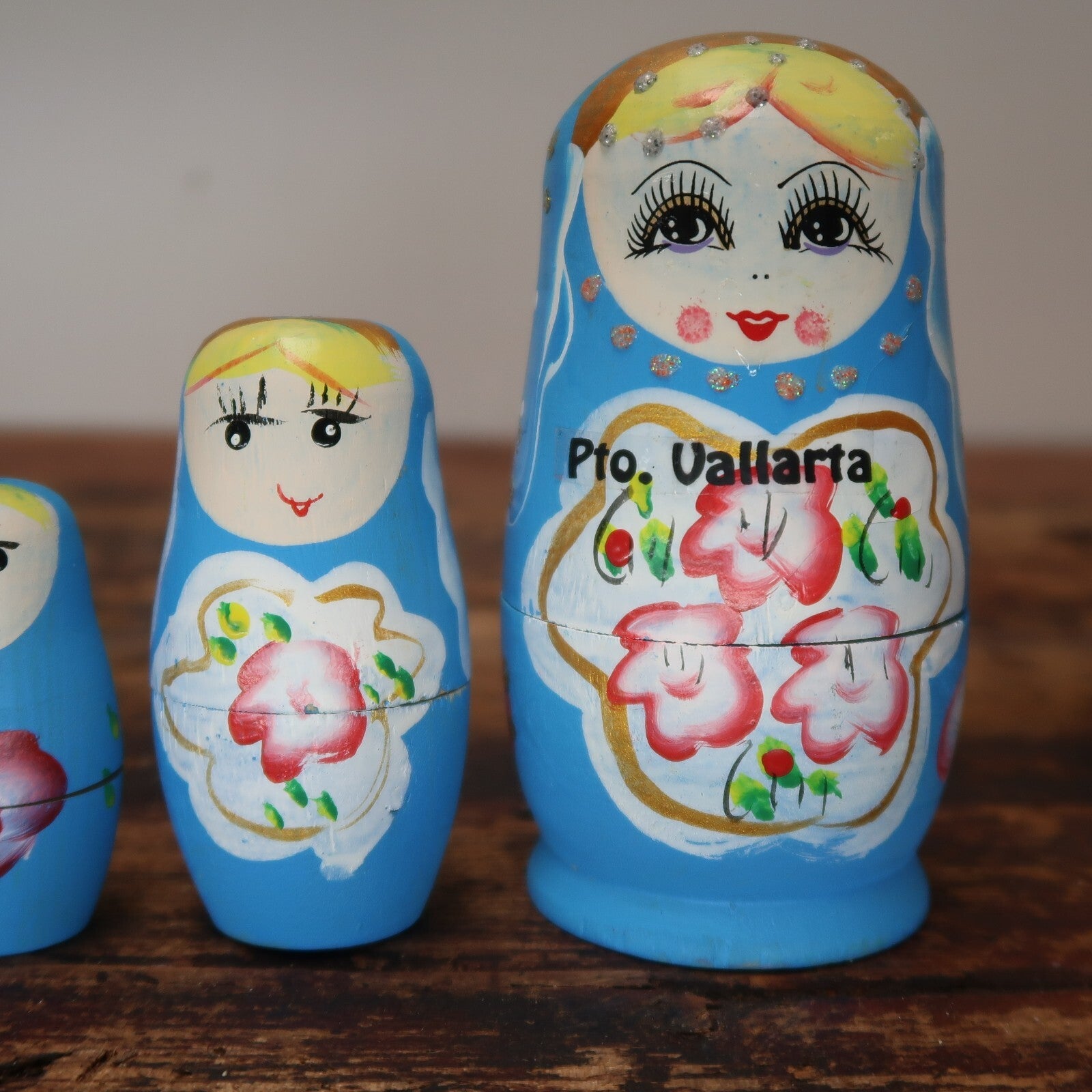 5 Hand Painted Nesting Russian Dolls Set Matryoshka Decor