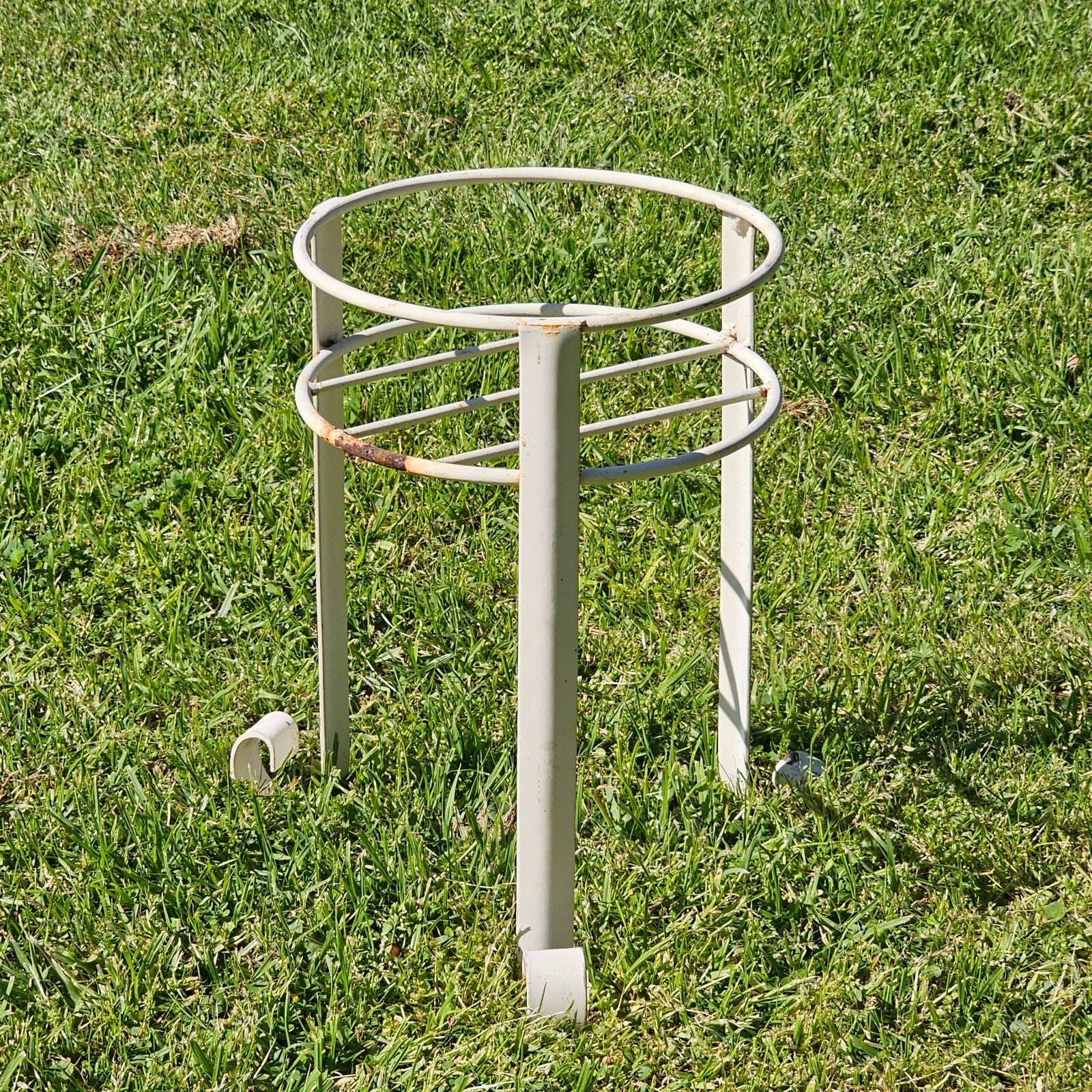 Vintage White Metal Scroll-Foot Plant Stand 15"H