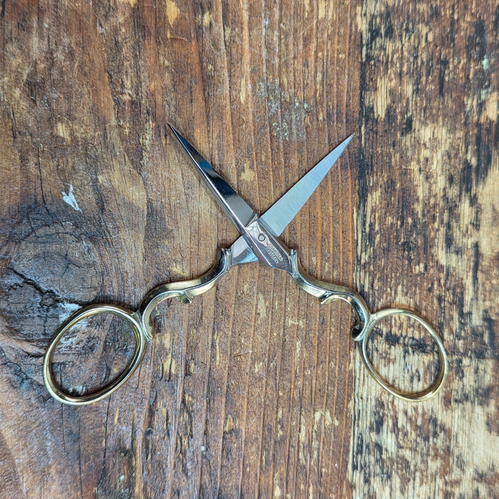 Gingher Collector Series Embroidery Scissors G-CS-2 w/ Leather Sheath Germany