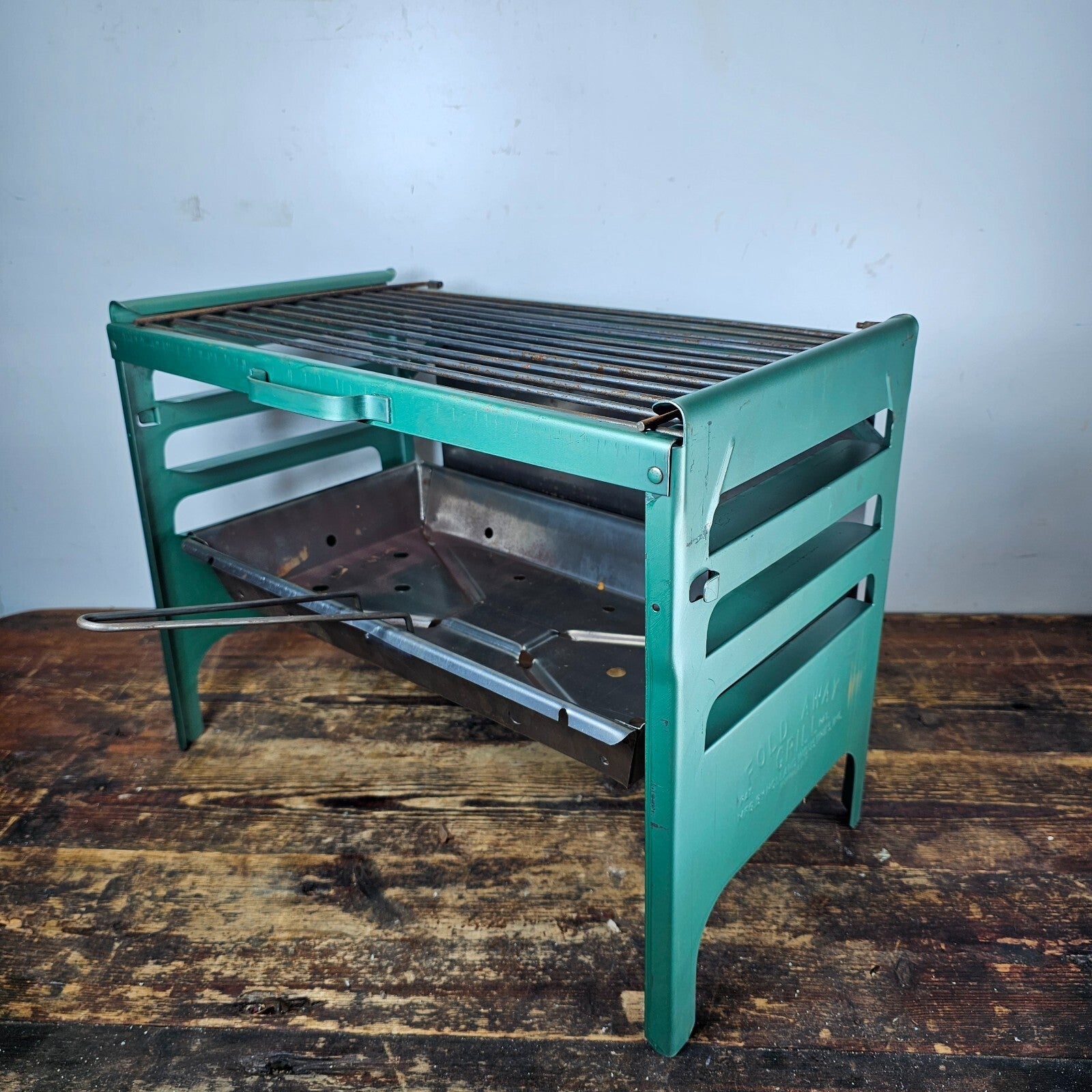 1960s Foldaway Picnic Grille Holland Industries Inc. Buffalo, New York