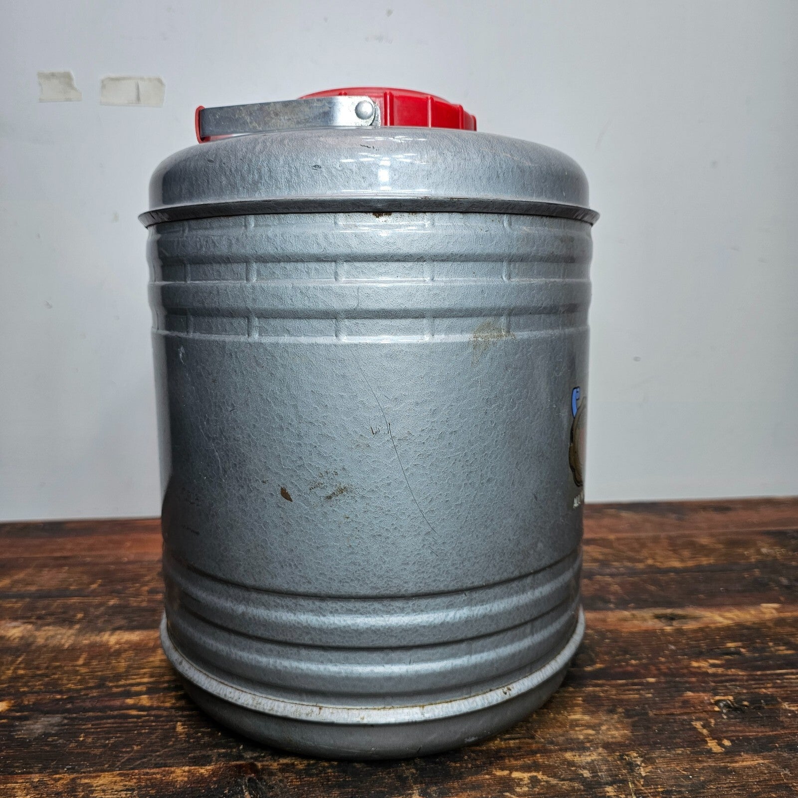 Vintage  1950s THERMASTER BOTTLE Featherweight Metal Cooler-2 Aluminum Cups USA