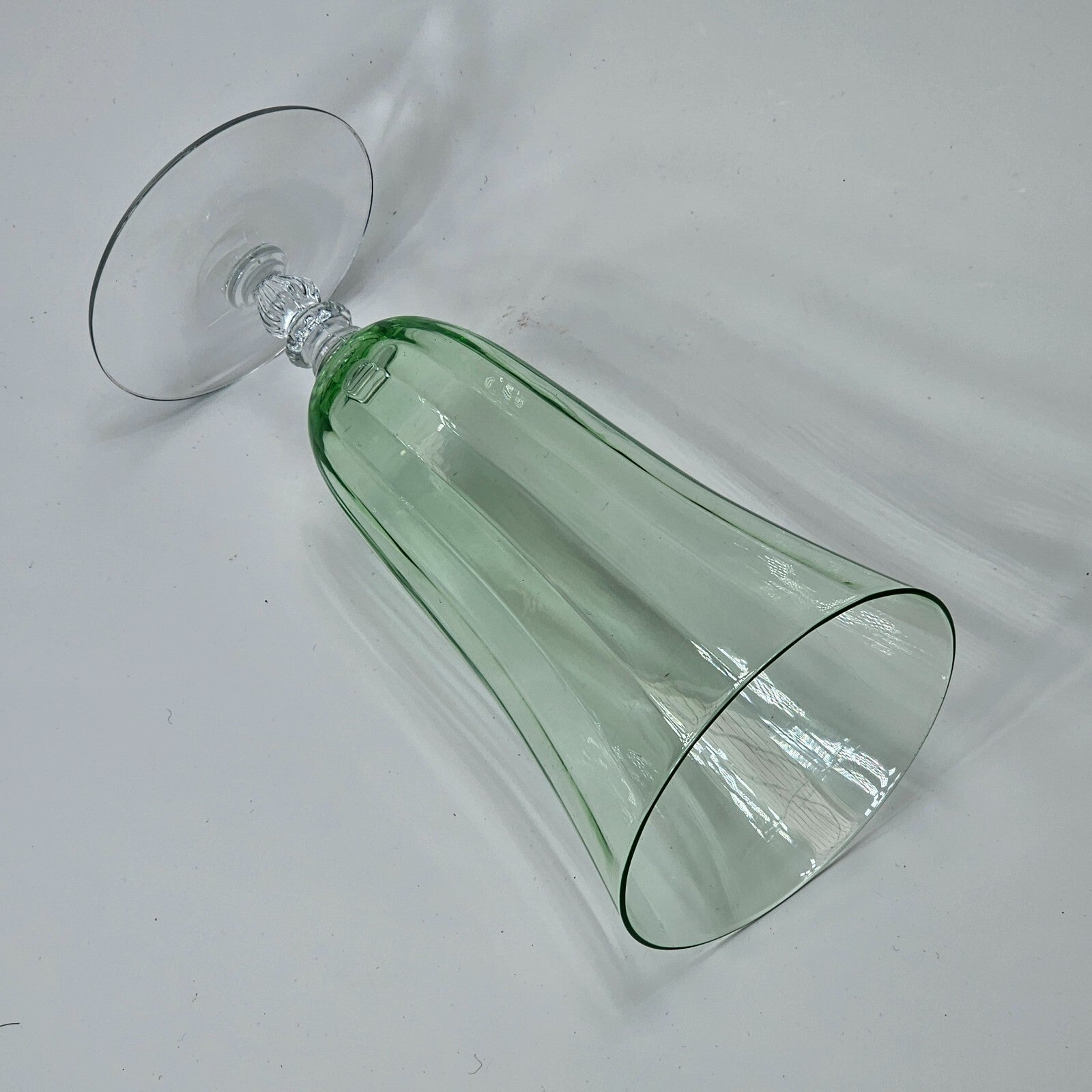 Huntington Glass X101 Green Iced Tea / Water 7.5" H (B)