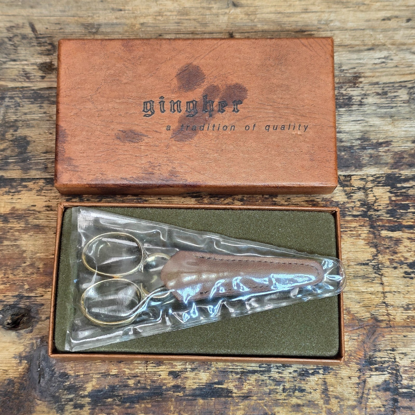 Gingher Collector Series Embroidery Scissors G-CS-2 w/ Leather Sheath Germany