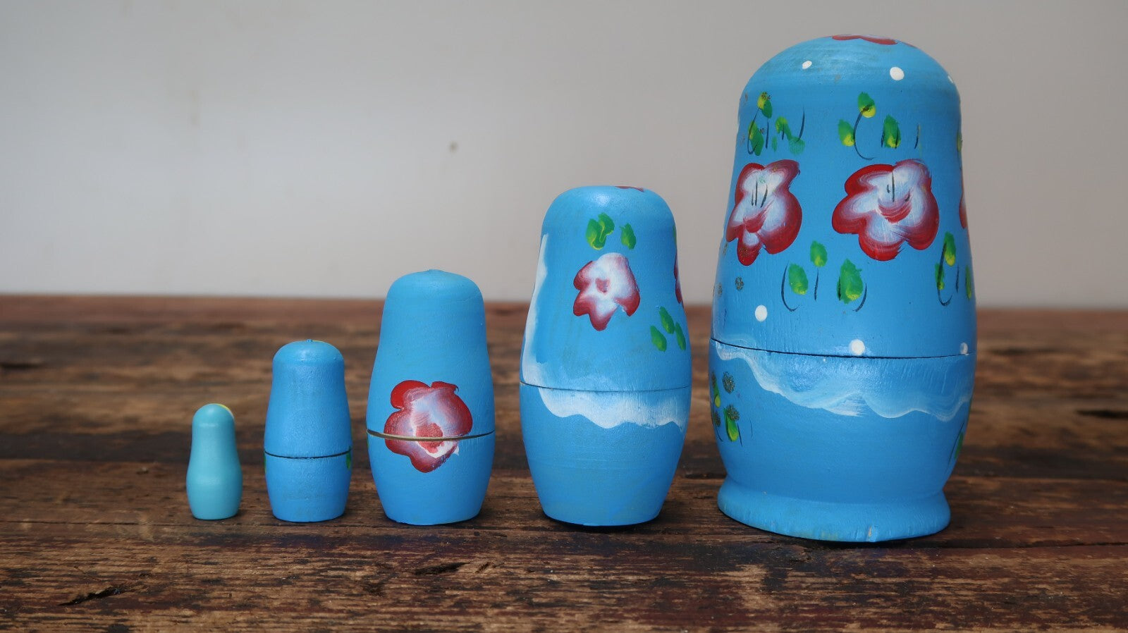 5 Hand Painted Nesting Russian Dolls Set Matryoshka Decor