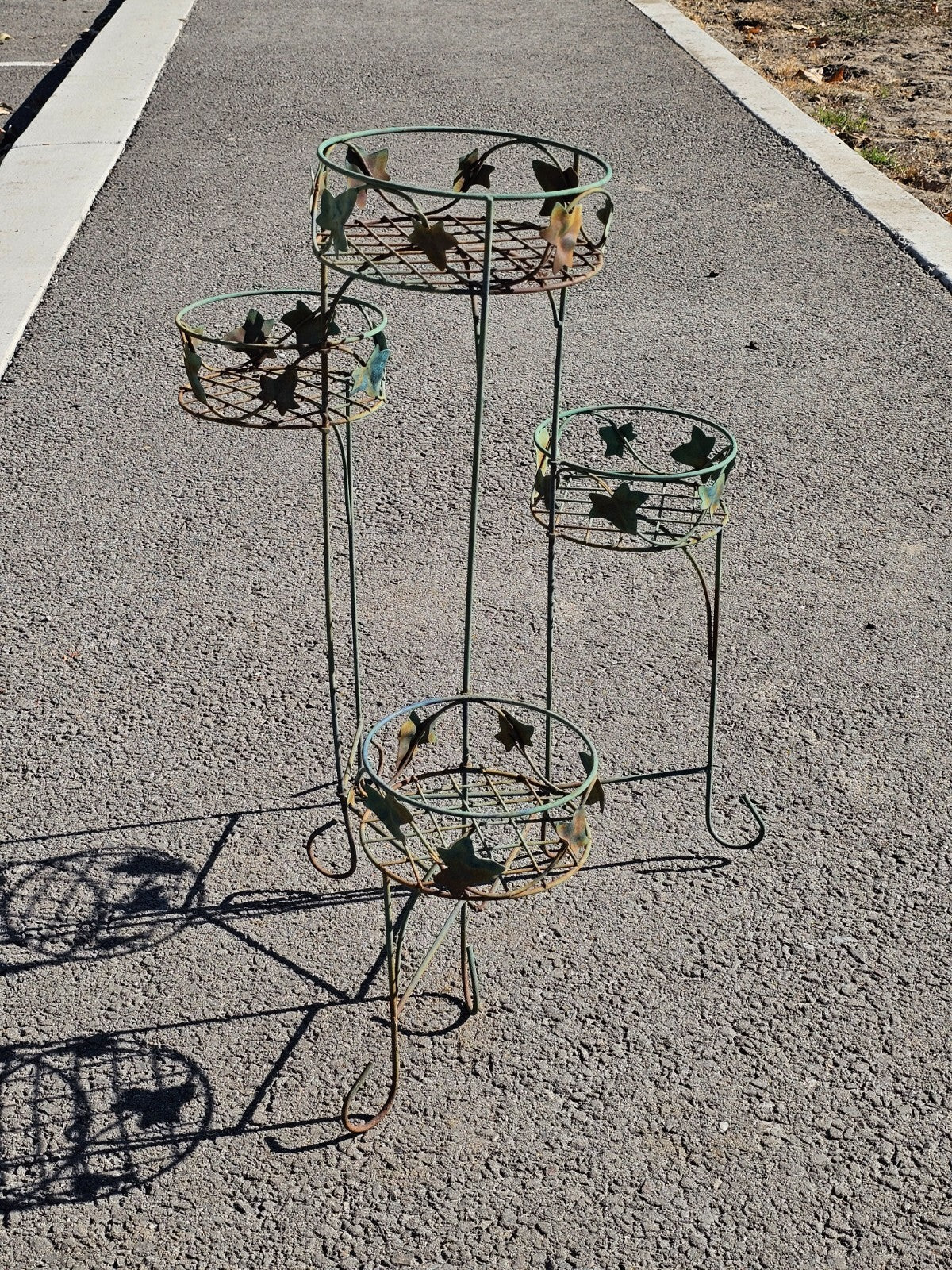 Vintage Rusty 4 Pot Plant Stand With Leaves Weathered 28"H