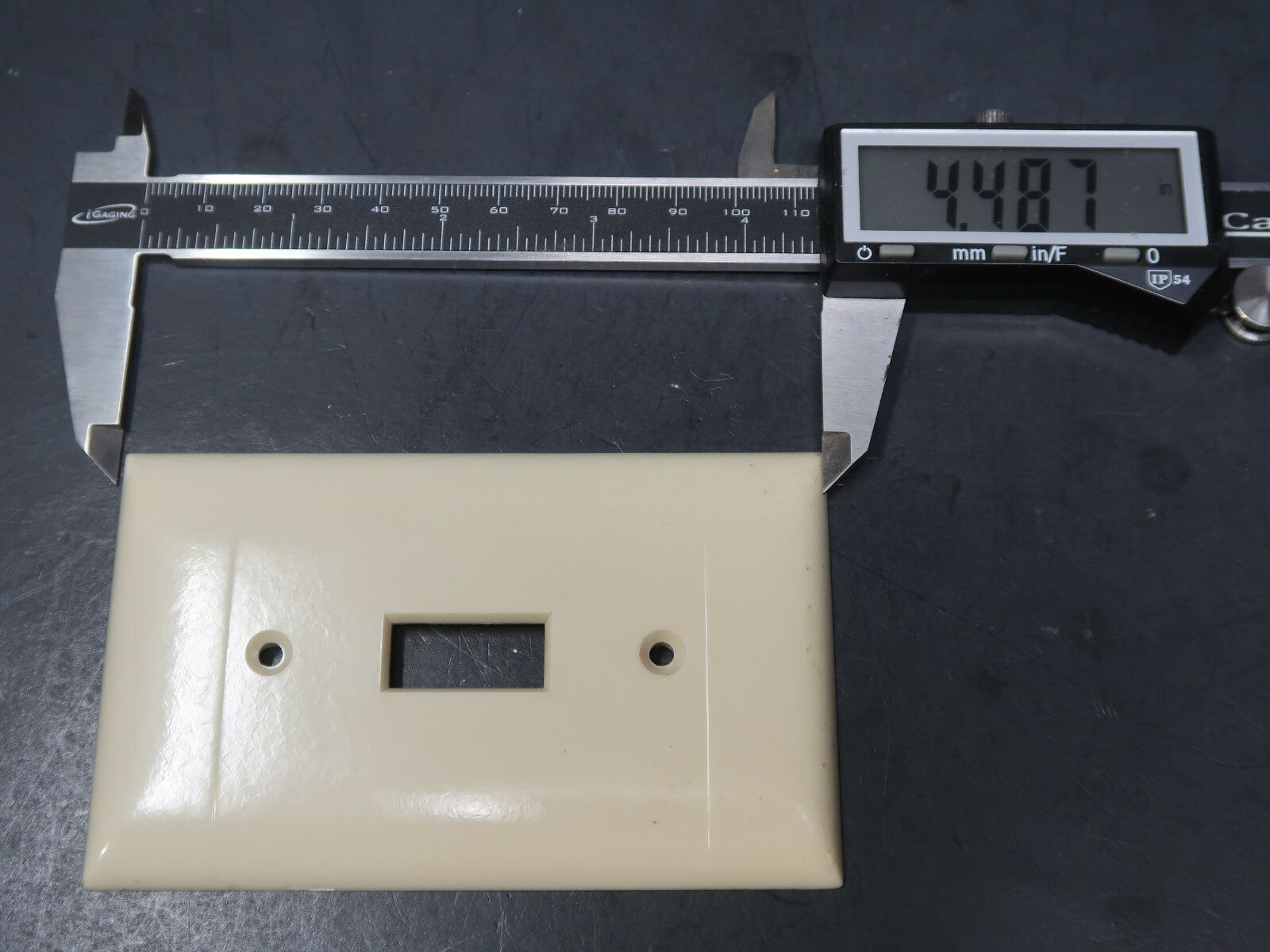 Sierra Electric Corp. Single Switch Cover