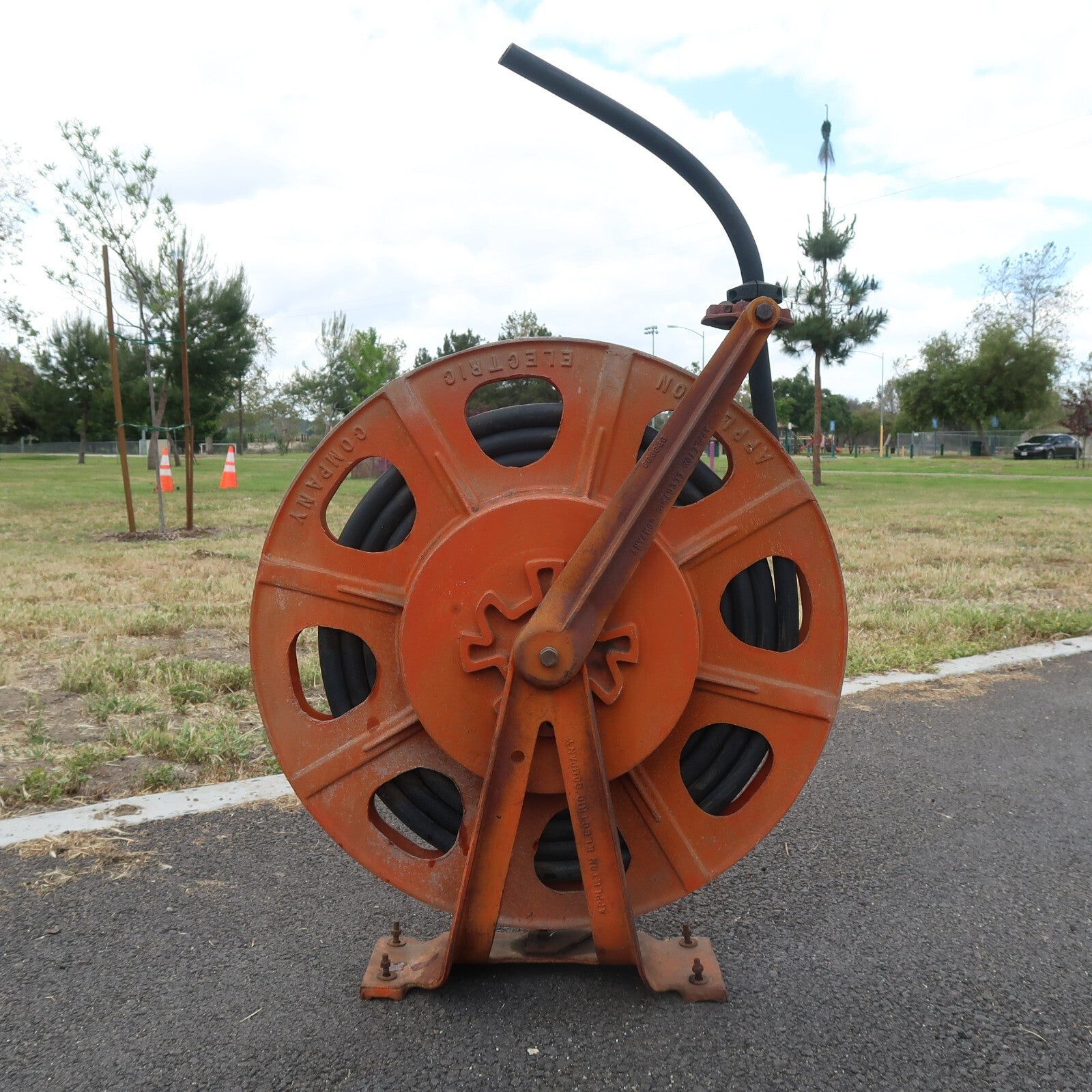 Antique APPLETON AIR LIQUID REEL BP 3788 Orange 1930s Large 99 lbs.!!