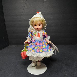Madame Alexander Strawberry Pie Wendy 8"