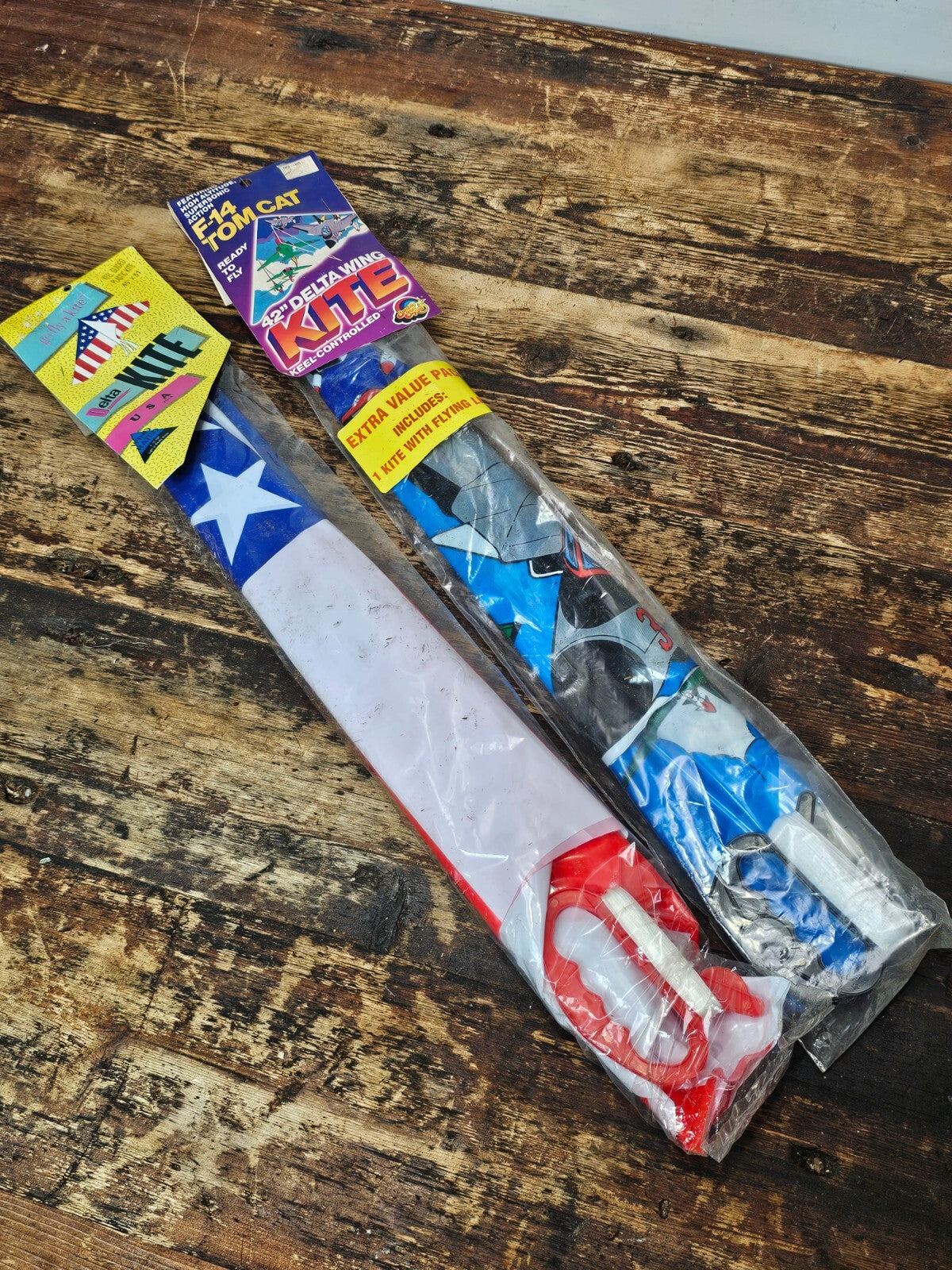 2 NOS Vintage 90s Spectra Star Kite  & Go Fly A Kite Delta Wing