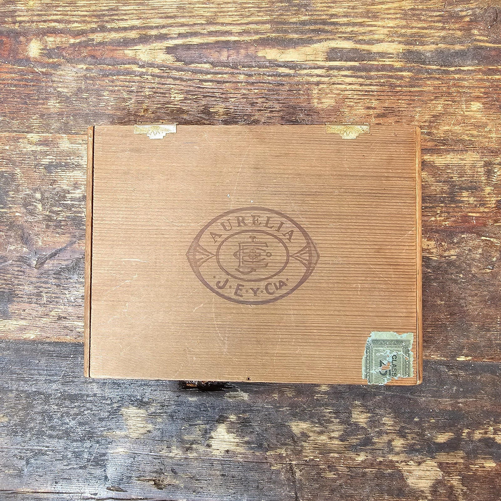 Vintage Aurelia Biltmore Cigar Box  7.75" x 6" x 1.5"