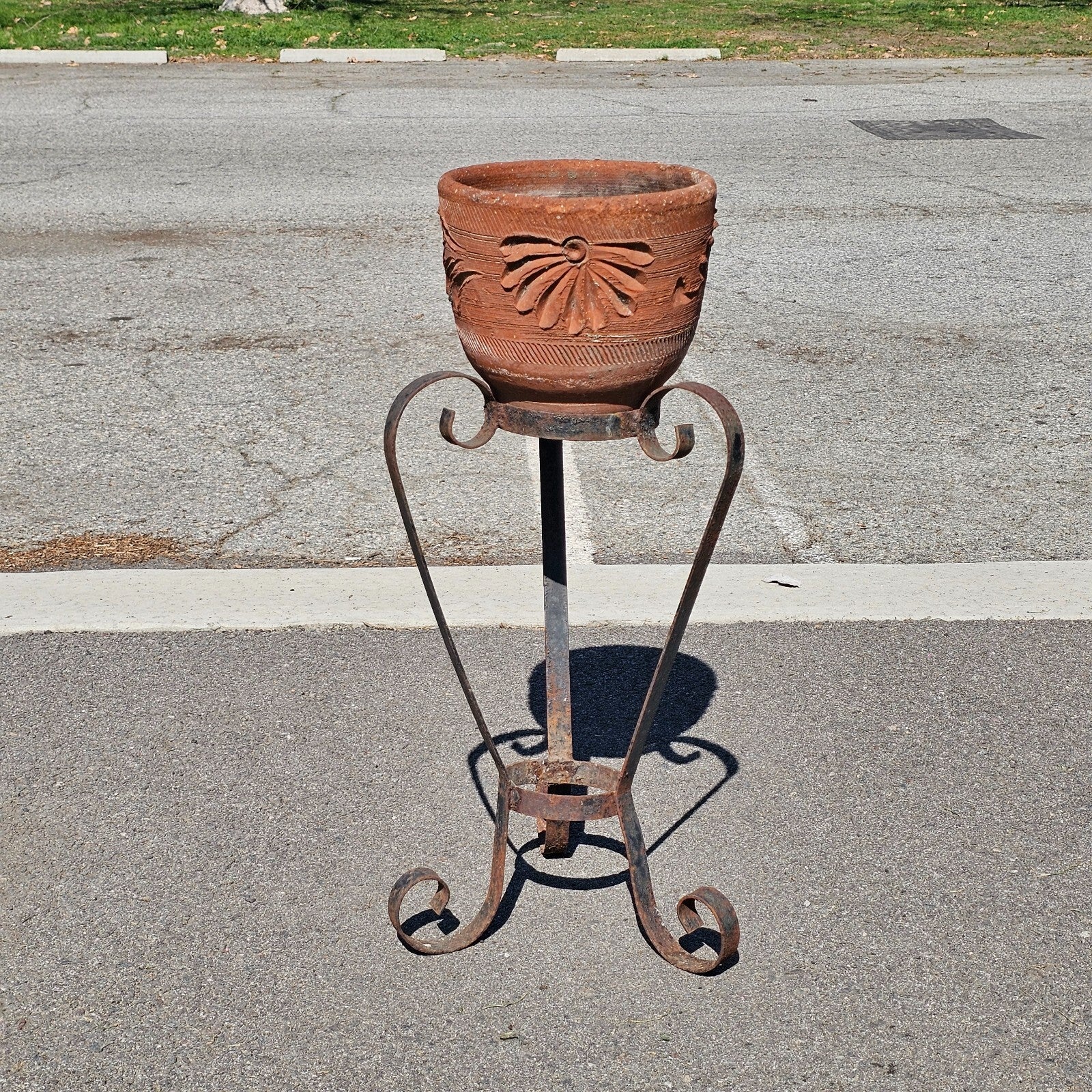 Rusty Scrolled Metal Plant Stand 23"H