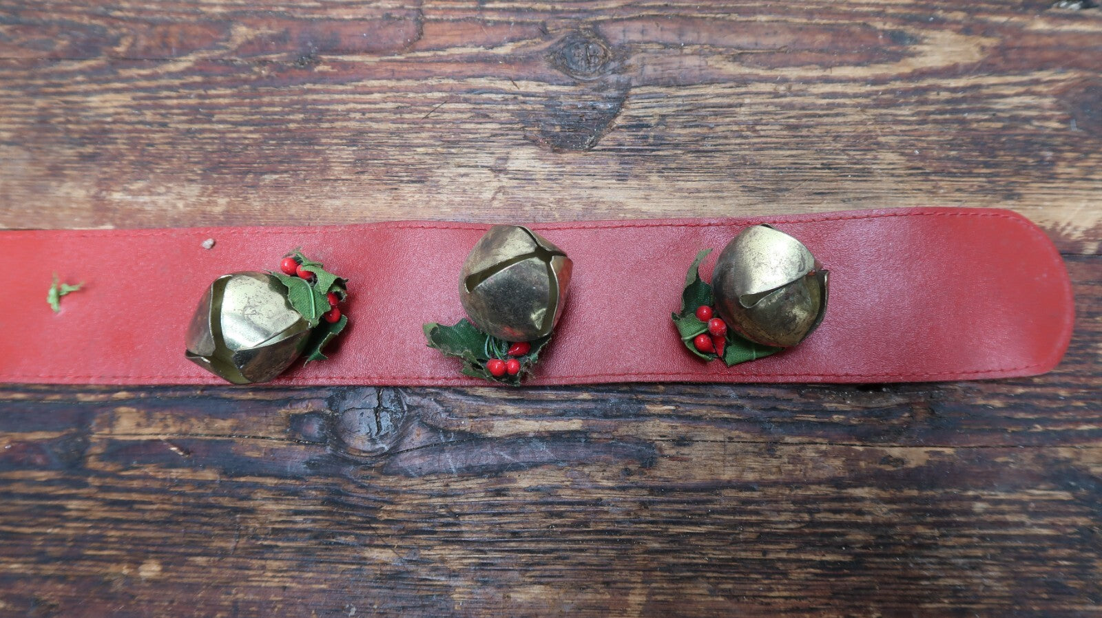 Set of 2 Leather Strap Sleigh Bells L 21.5" & L 23.5"