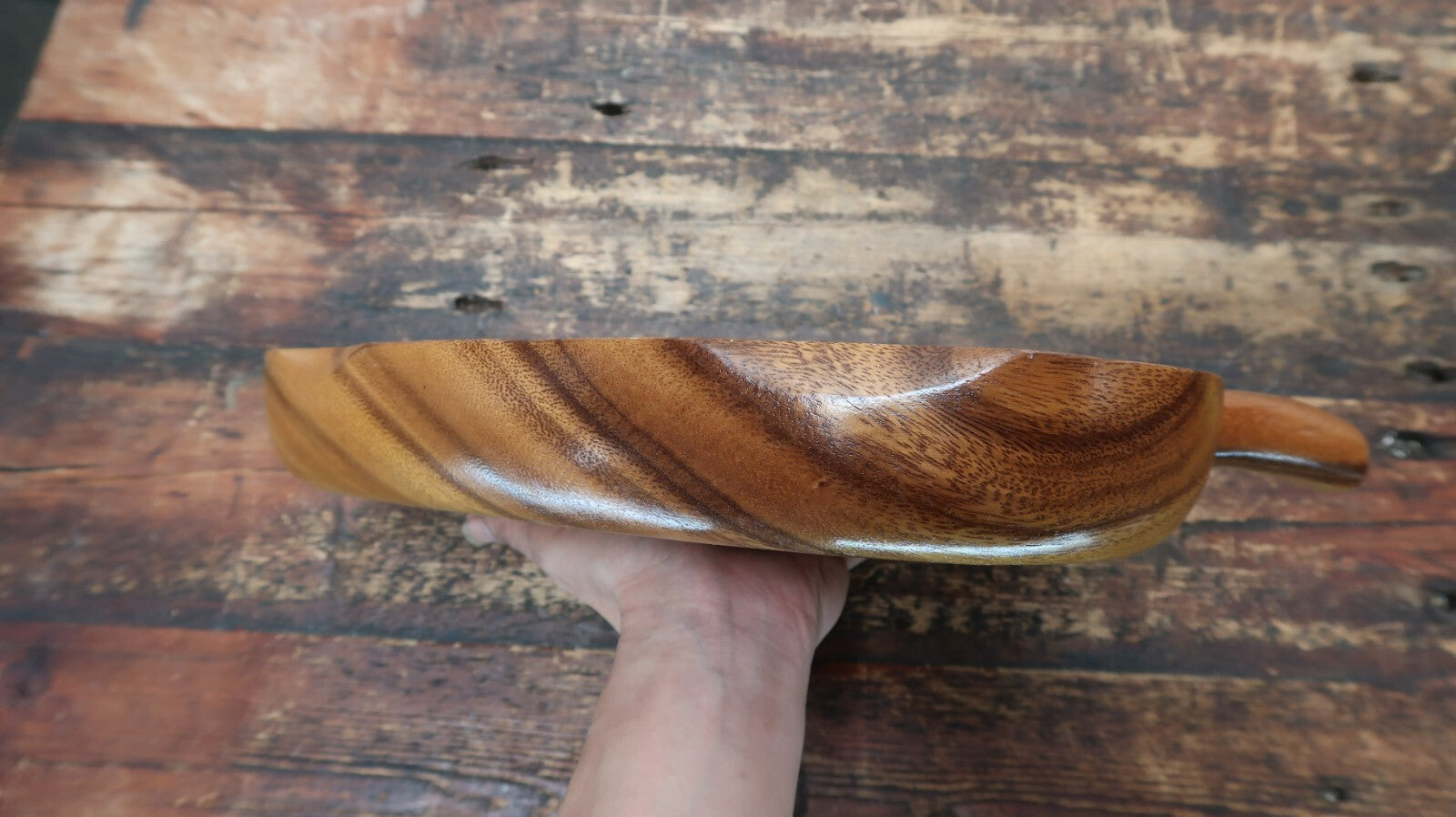 Vintage House of Monkey Pod Hawaii's Finest Leaf Shaped Wood Bowl 16" x 9.5"