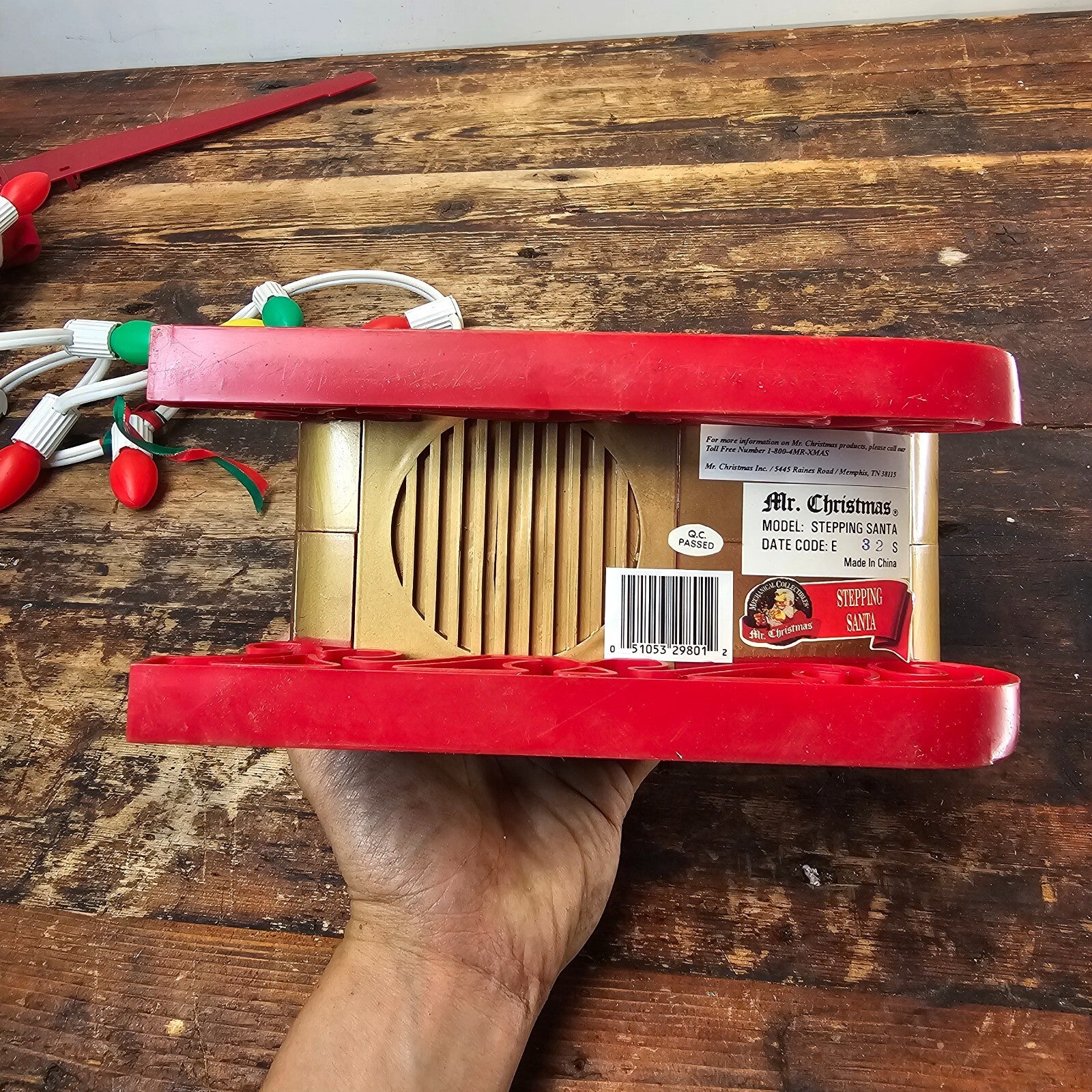 Vintage 1990s Mr Christmas Stepping Santa Ladder Climbing Musical (Works)