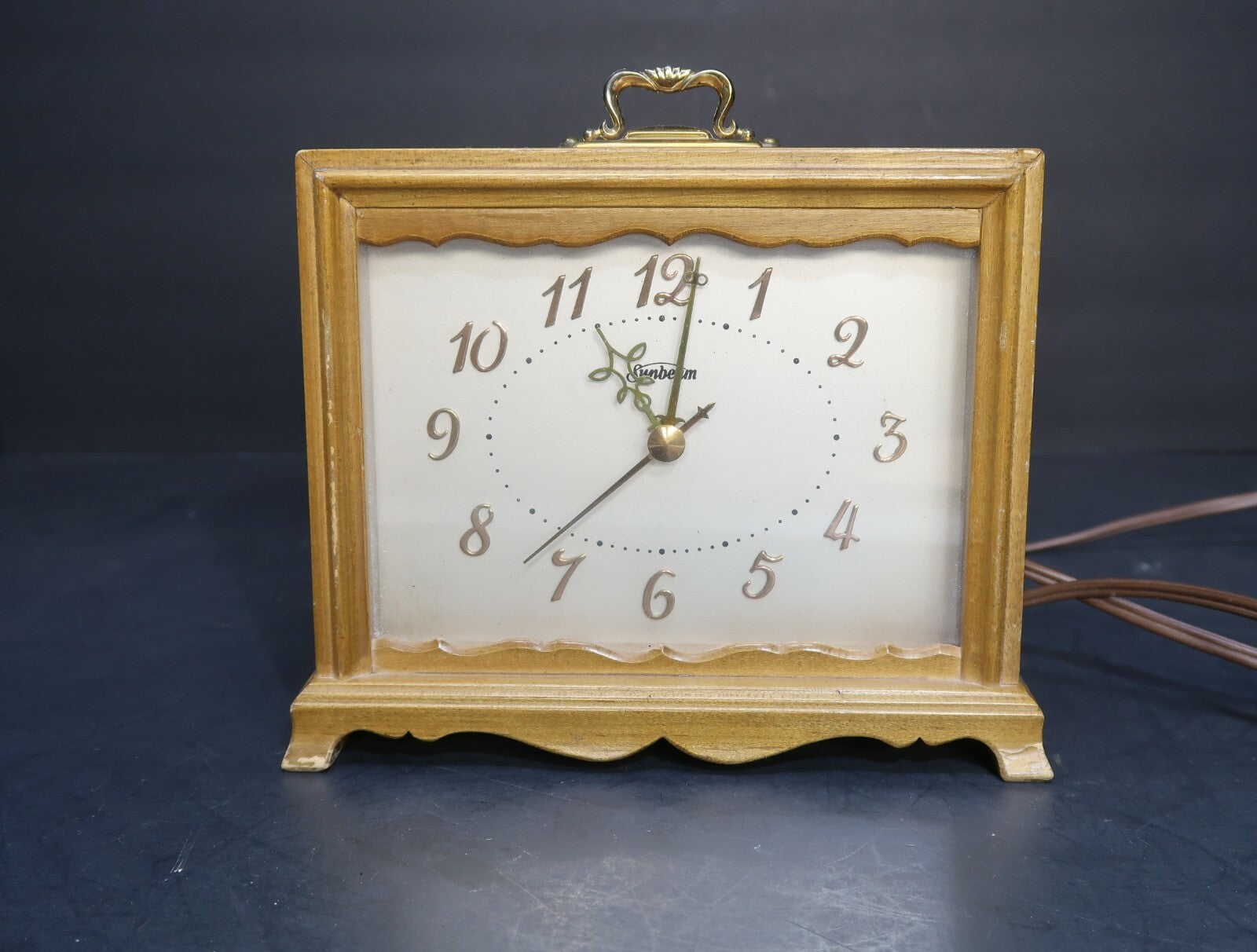 Vintage Sunbeam A300 Electric Clock Works H 5.25" x W 6.75" x D 2.75"
