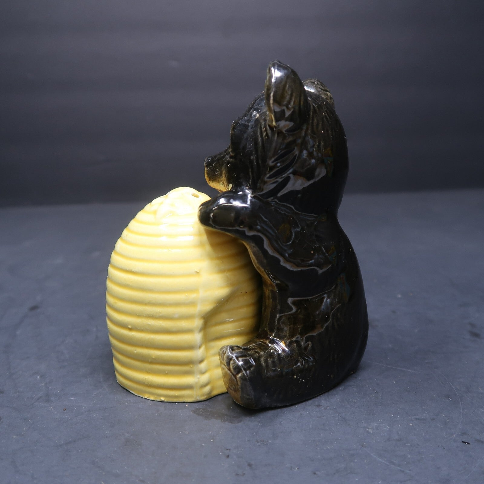 Vintage JC Penny Bear & Beehive Salt & Pepper Shaker Set