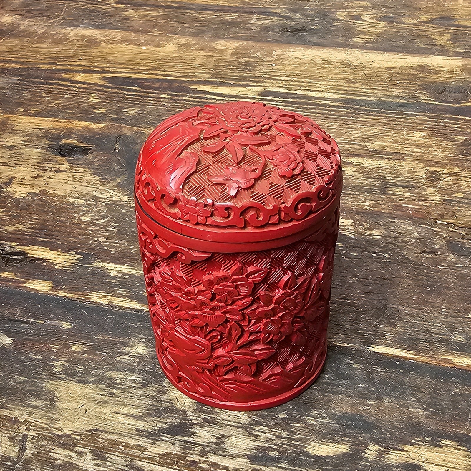 Vintage Chinese Cinnabar Round Canister Jar Kempinski Hotel Beijing in China