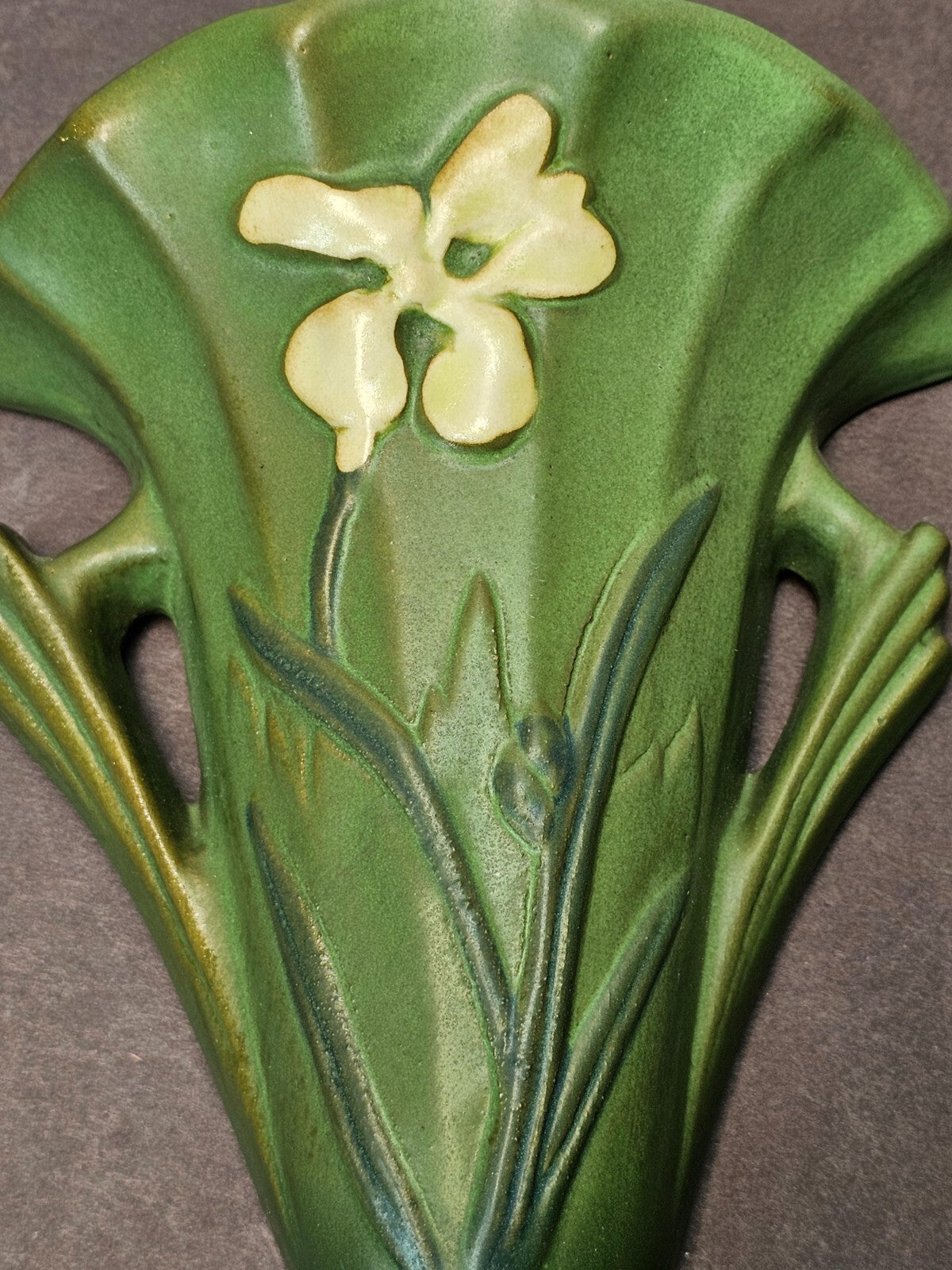 Roseville Iris Green Wall Pocket 1284-8 Reproduction