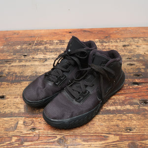 Nike Kyrie Flytrap IV Basketball Shoes Black CT1972-001 size 10 (A)
