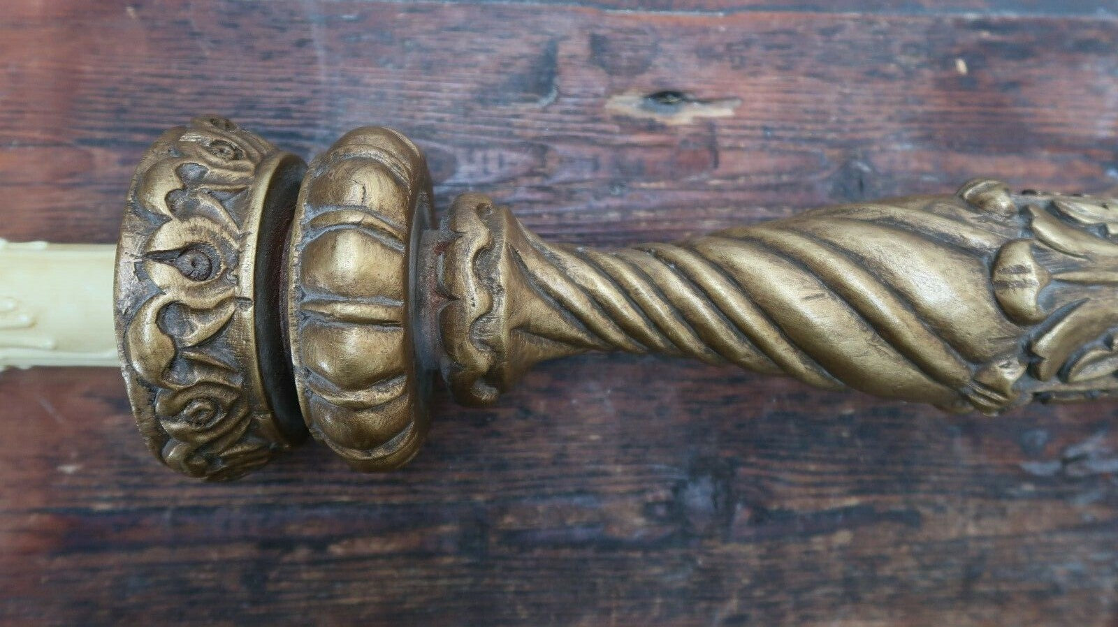Vintage Look Gold Resin Twisted Column Table / Floor Lamp 9" x 9" x H28"
