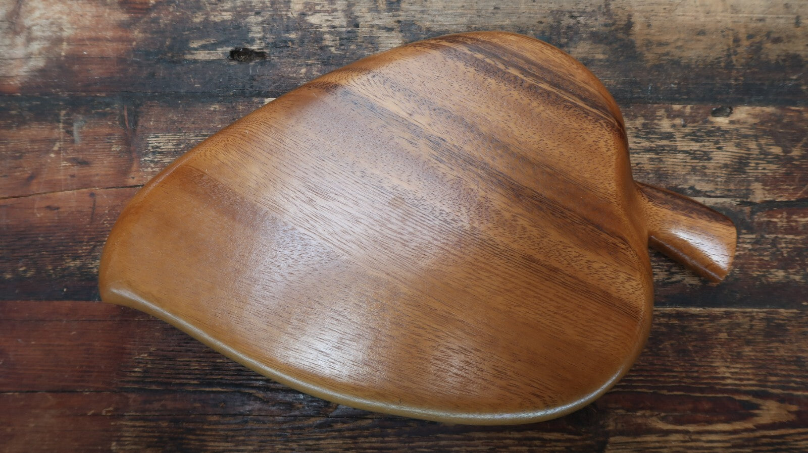 Vintage House of Monkey Pod Hawaii's Finest Leaf Shaped Wood Bowl 16" x 9.5"