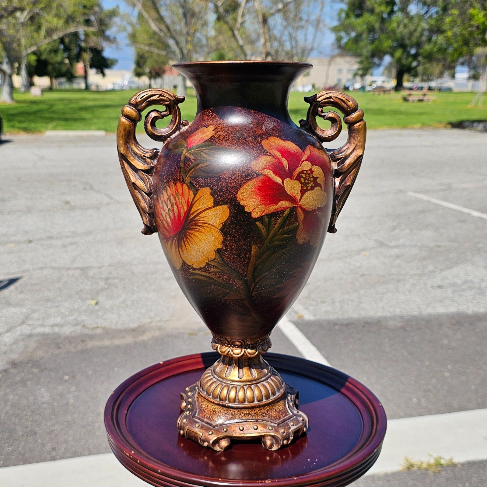 Resin Vase + Artificial Flowers Home Decor