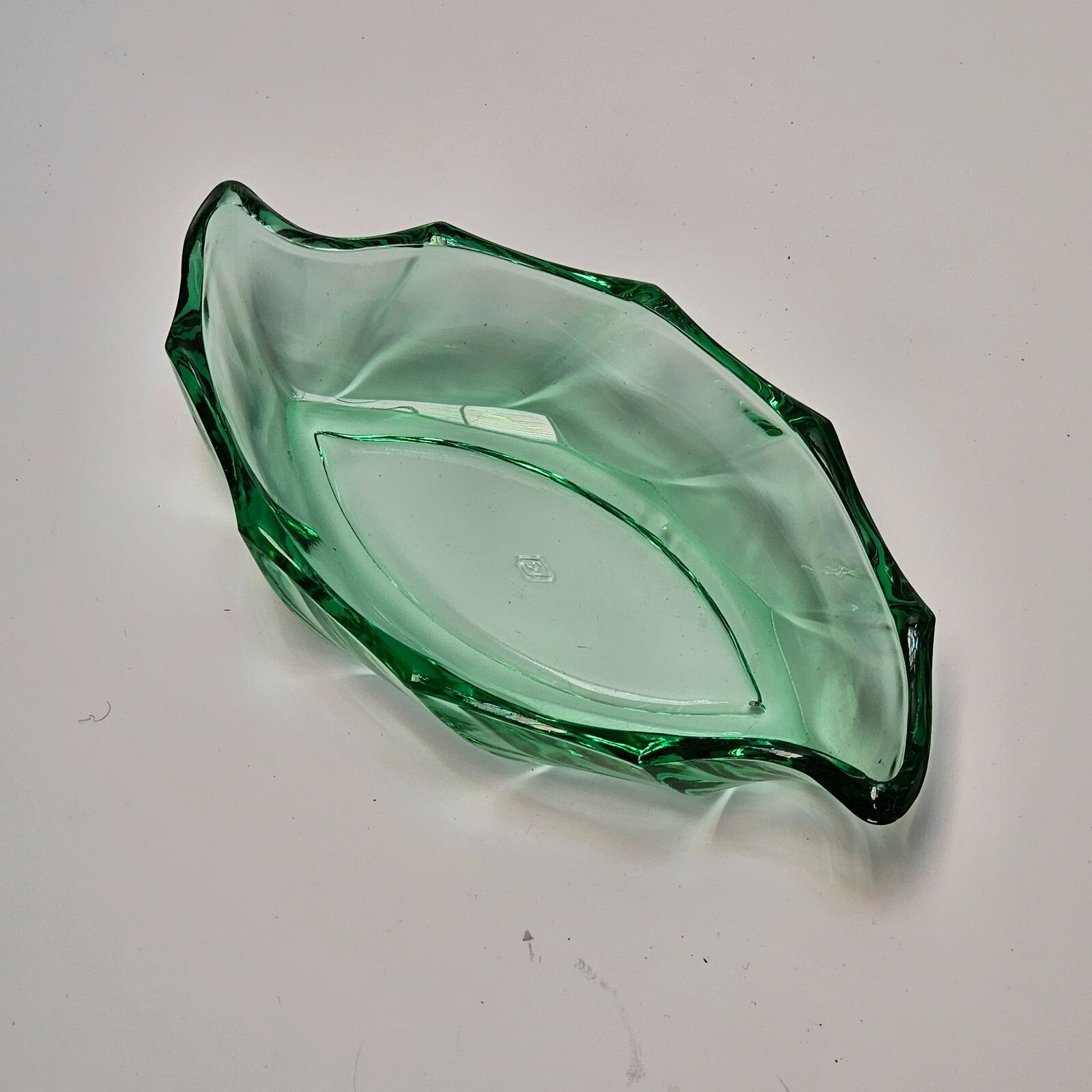 Heisey 7" Twist Moongleam Pickle Dish