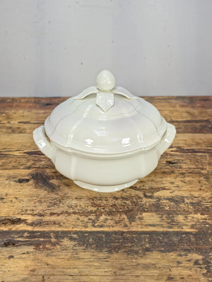 Villeroy &  Boch Manoir Round Covered Vegetable 7.5"