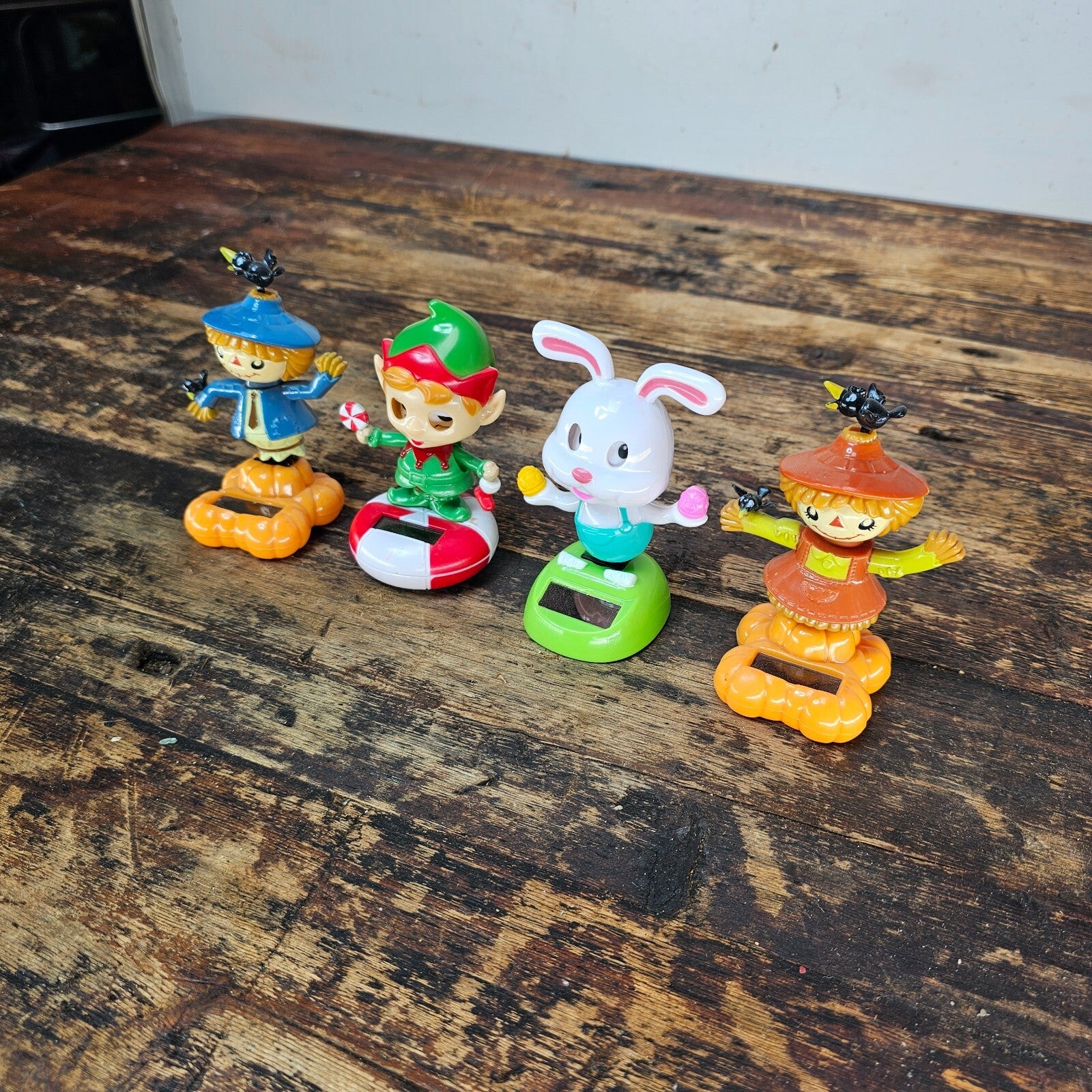 Set of 4 Solar Dancers
