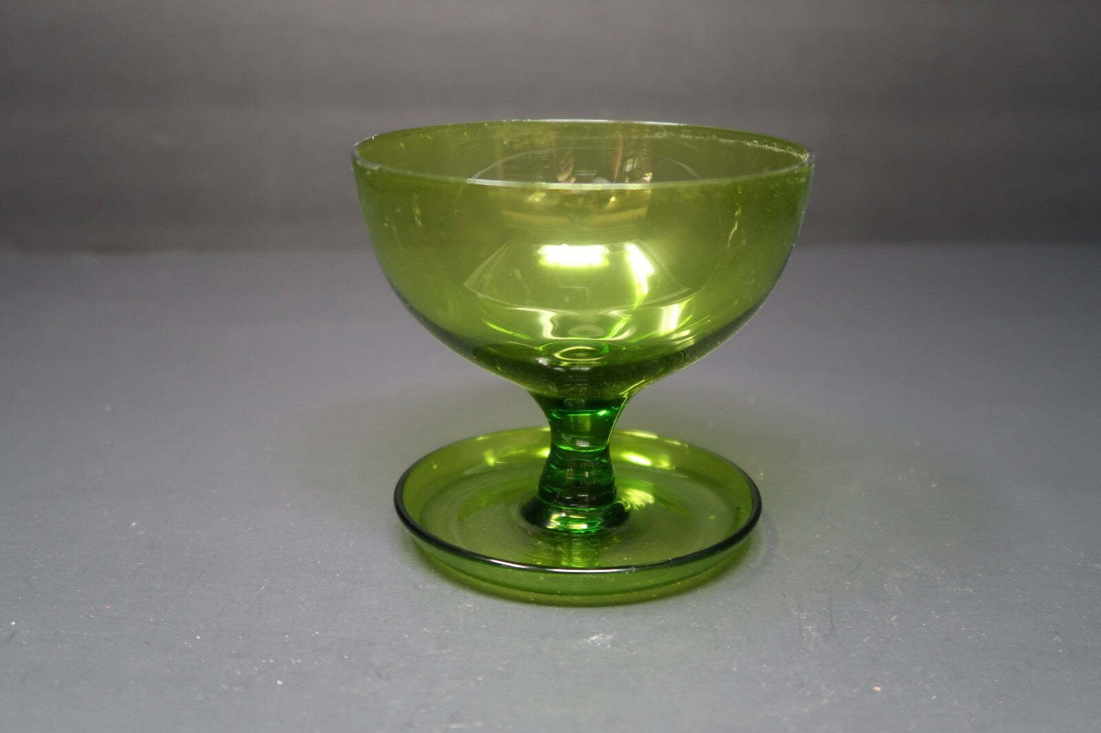 Lot of 4 Green Glass Comport Desert Bowl Cutlery Rest on Bottom  3.75" x 3.75"