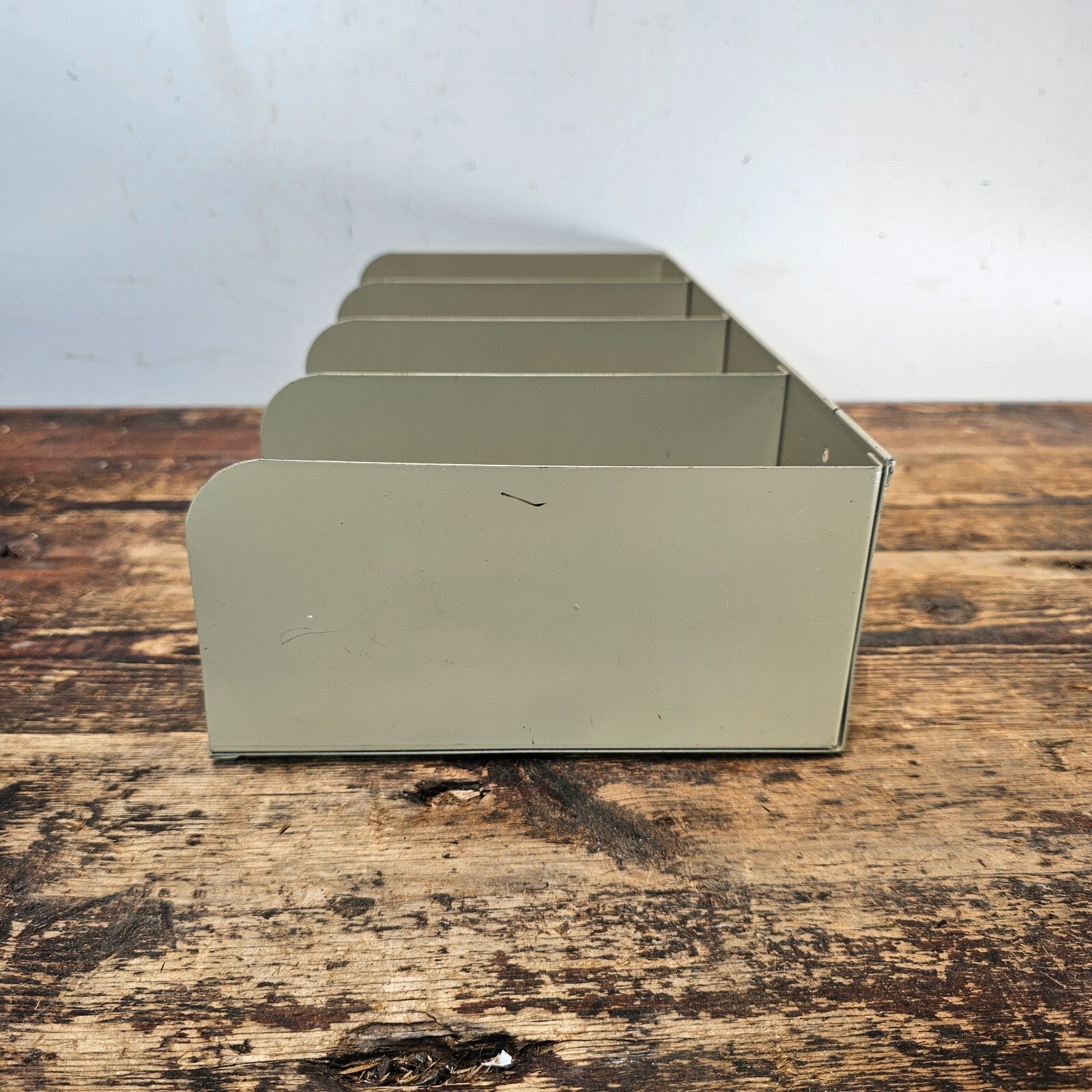MMF Industries 4-Pocket Wall-Mounted / Desktop Steel Check Holder Light Beige