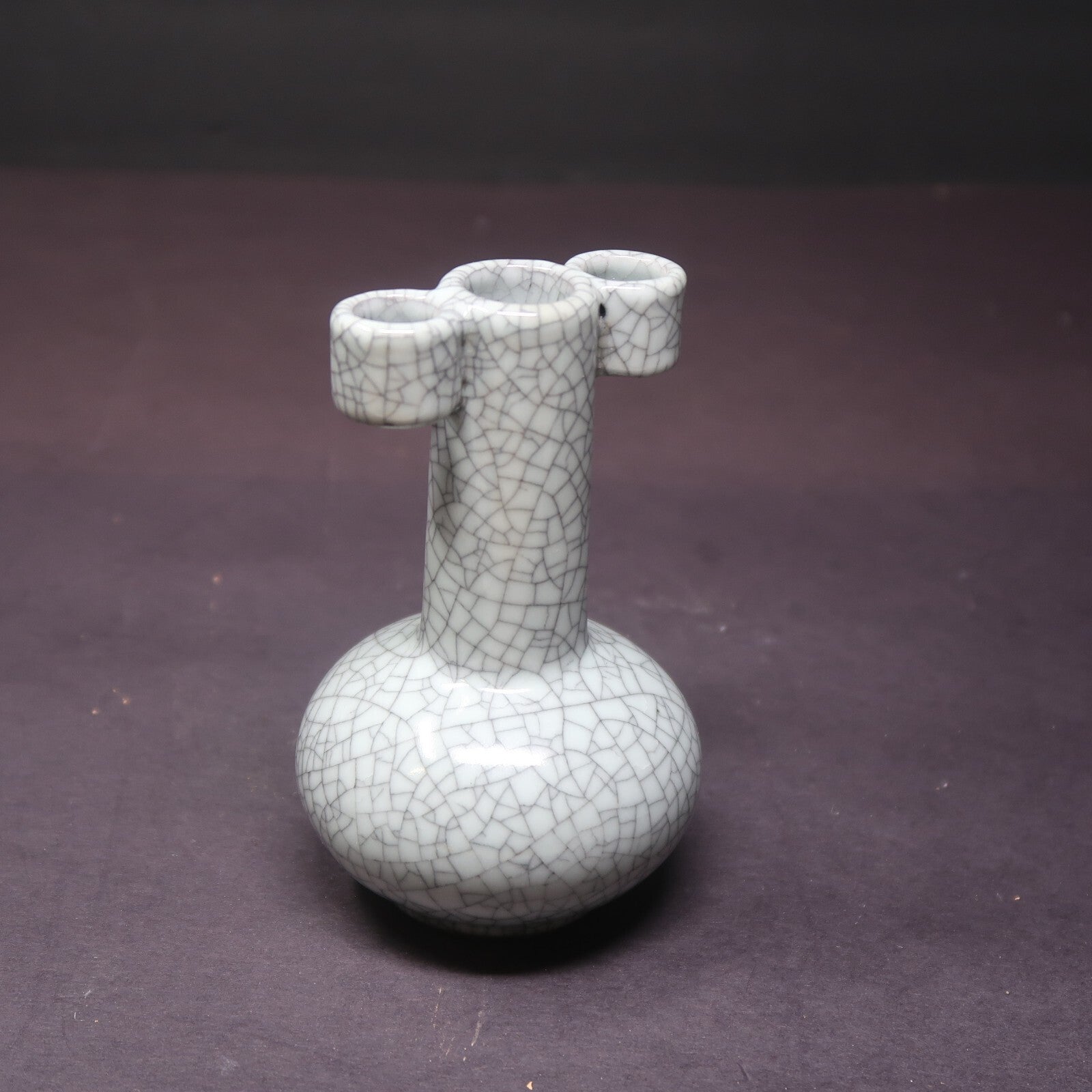 4.8" Chinese Porcelain Glazed Celadon Crackle Bottle Neck With Double Ears