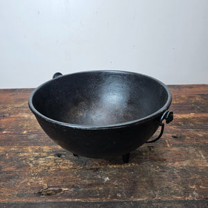 Cast Iron Pot Kettle Stew Beans Wood Burner Cowboy Bean Pot with 3 legs No.7