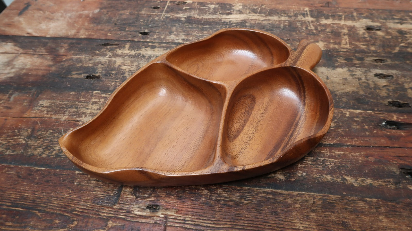 Vintage House of Monkey Pod Hawaii's Finest Leaf Shaped Wood Bowl 16" x 9.5"