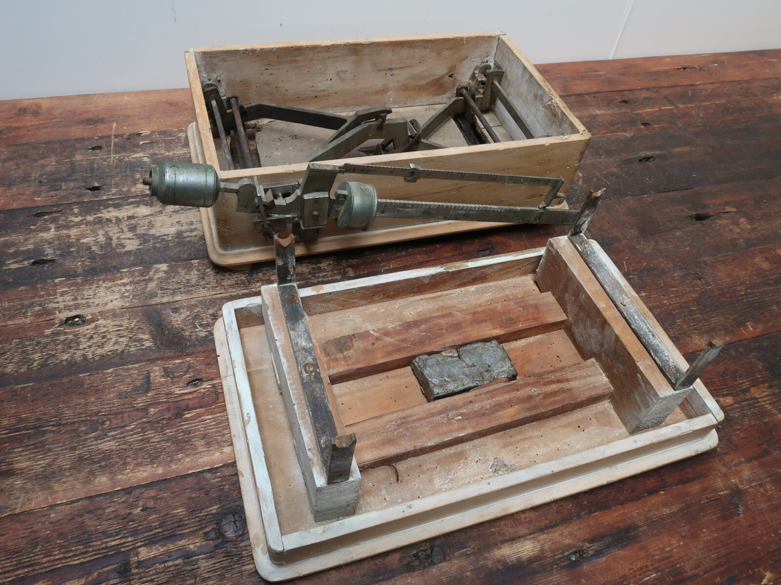 Antique P. VENTI CHILOG Scale Wood and Metal made In Italy