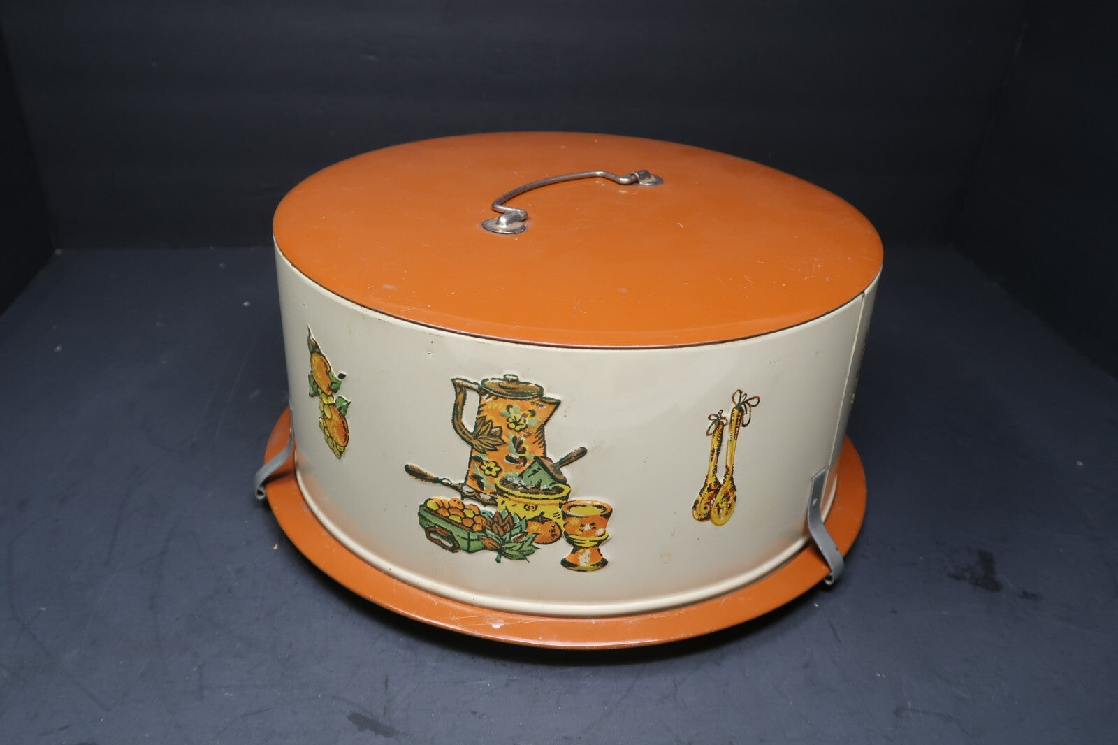 Decoware Metal Cake Pie Carrier Tin 11.5" x 11.5" x H 5.5"