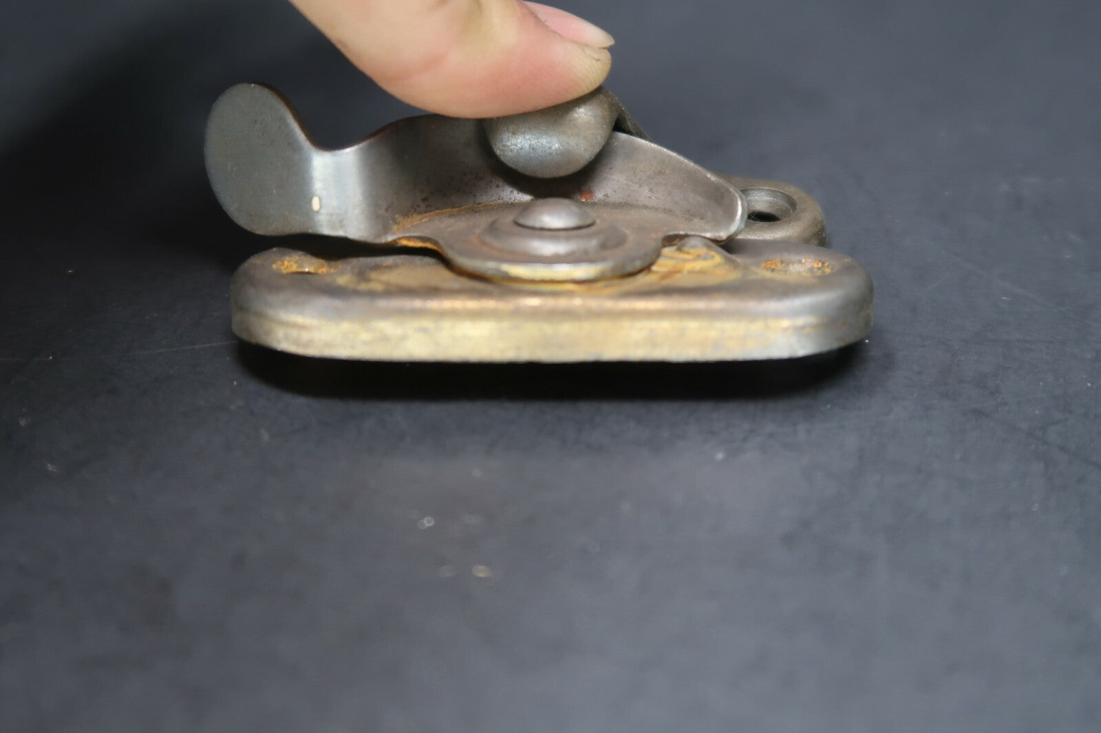 Vintage Window Latch Sash Lock With Lifter (M)