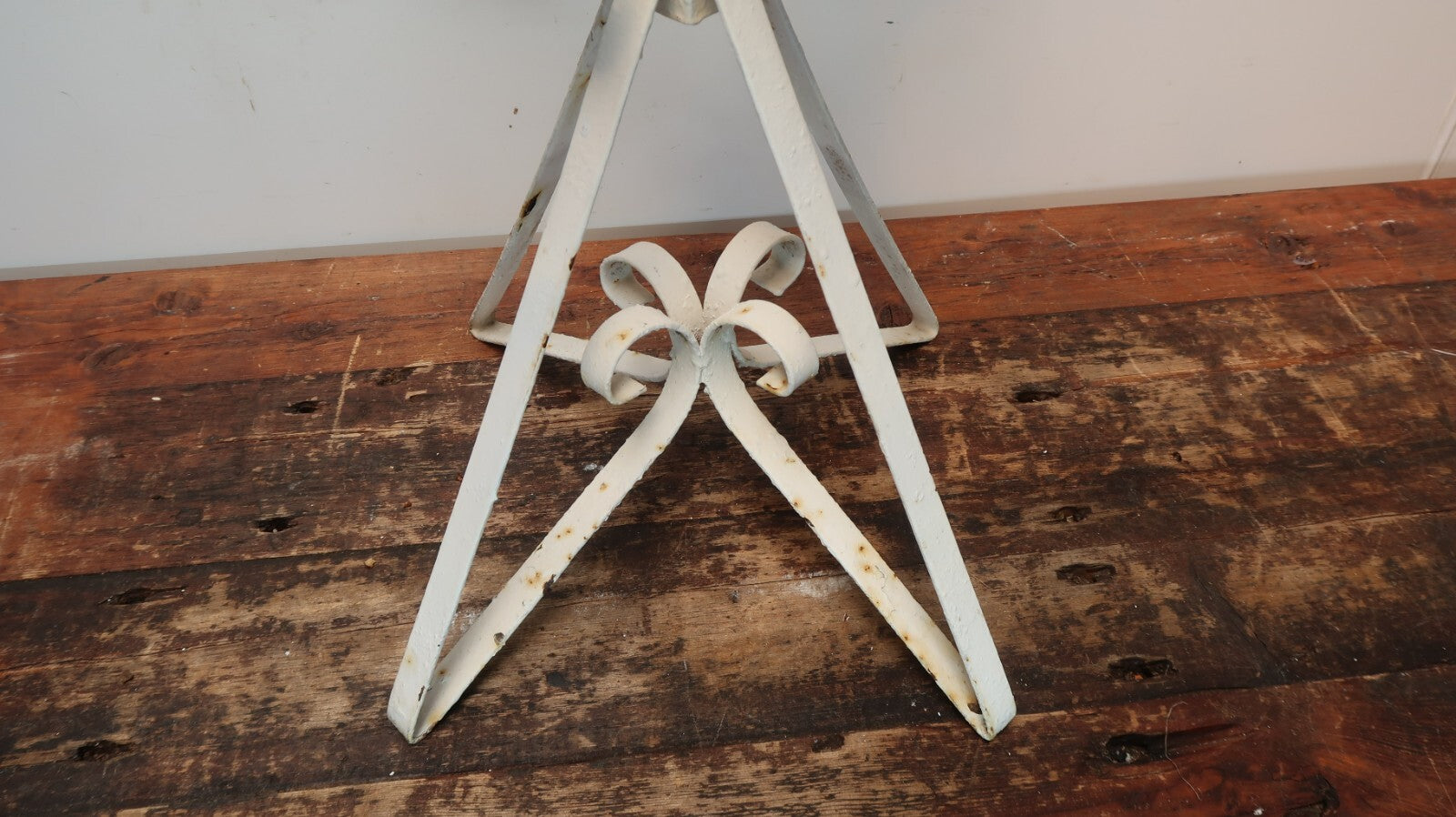 Vintage Mexican White Iron 5 Pot Tiered Plant Stand 1970’s Shabby Chic H 34"