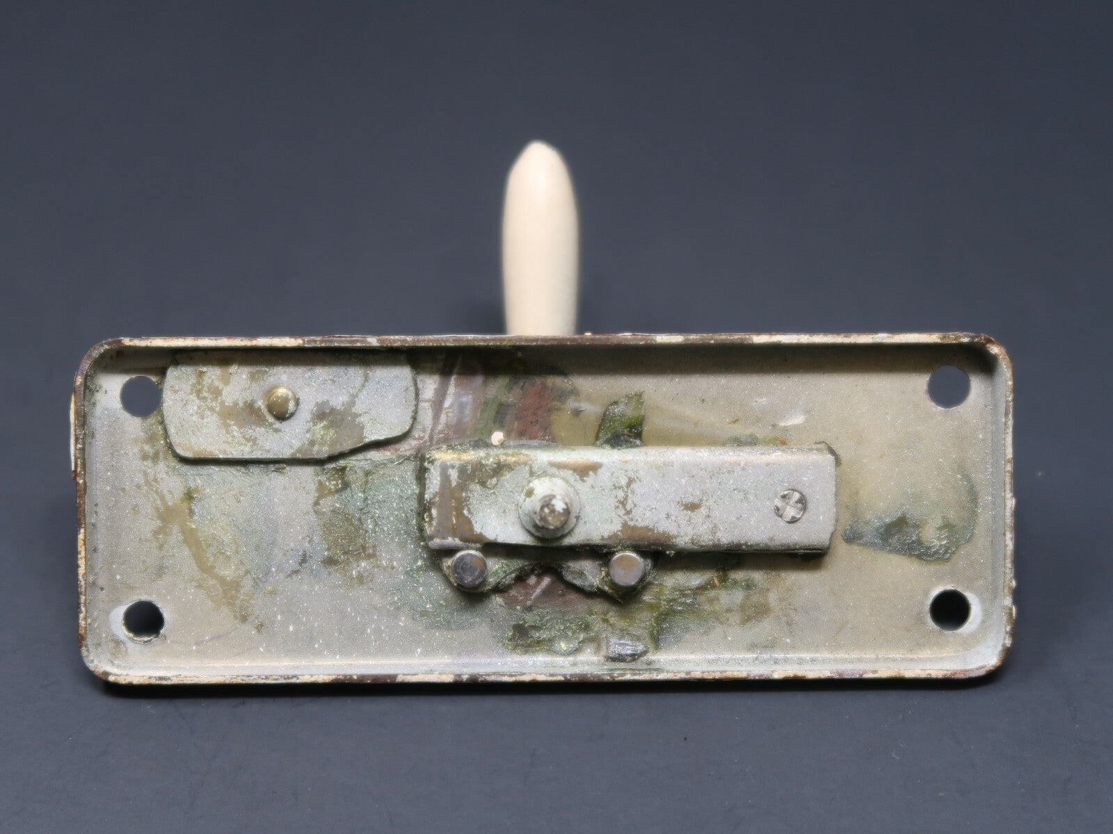 Antique Window Sash Lock Latch Hardware Lever With Lock Shabby Chic White (A)