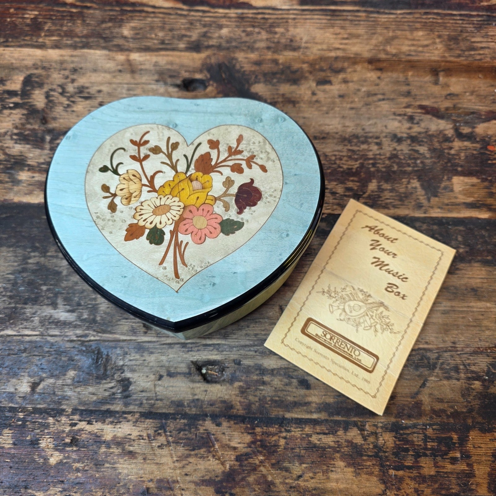 Reuge Inlaid Heart-Shaped Music Box – Sorrento Specialties / Made in Italy