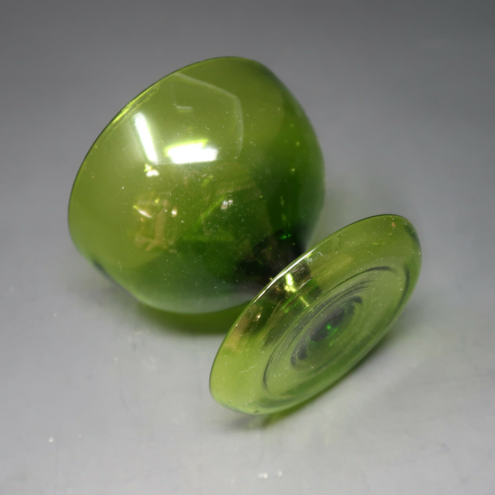Lot of 4 Green Glass Comport Desert Bowl Cutlery Rest on Bottom  3.75" x 3.75"