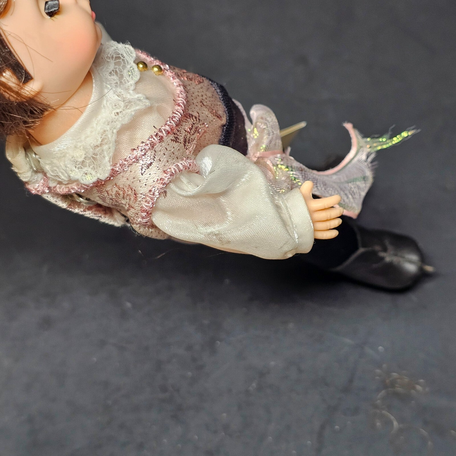 Madame Alexander Ice Skating Boy 8" The Sports Collection 90's