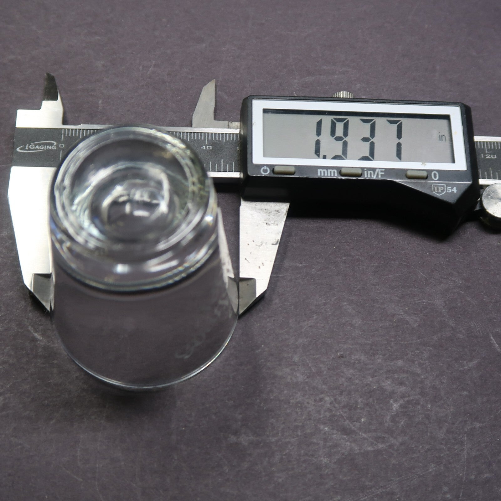 Clear Shot Glass Etched " Merry Christmas 1985 " H 2.3"
